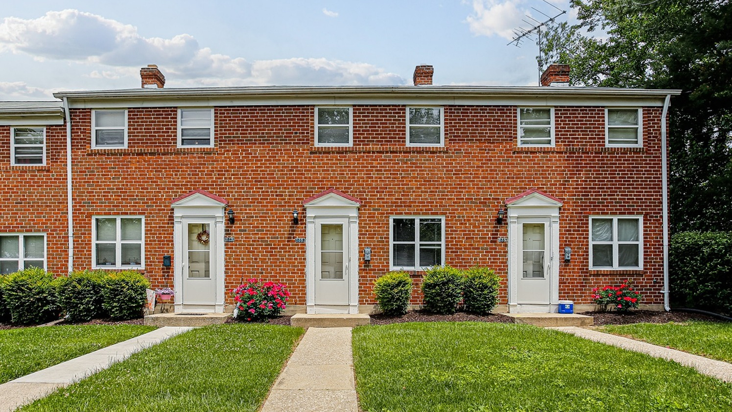 Westview Commons - Brick Townhouses