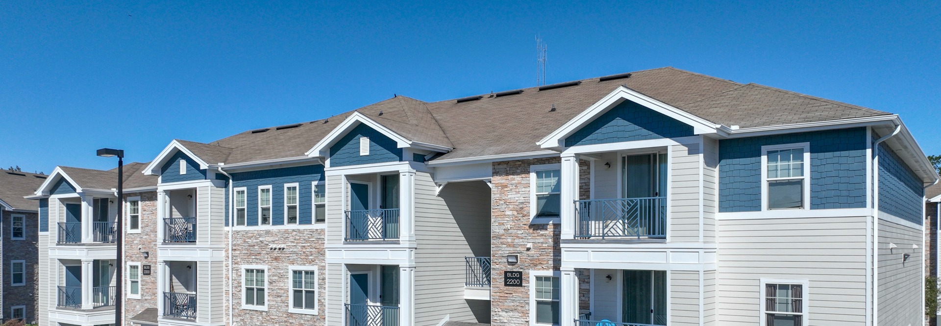 the hudson statesboro student housing exterior view of building