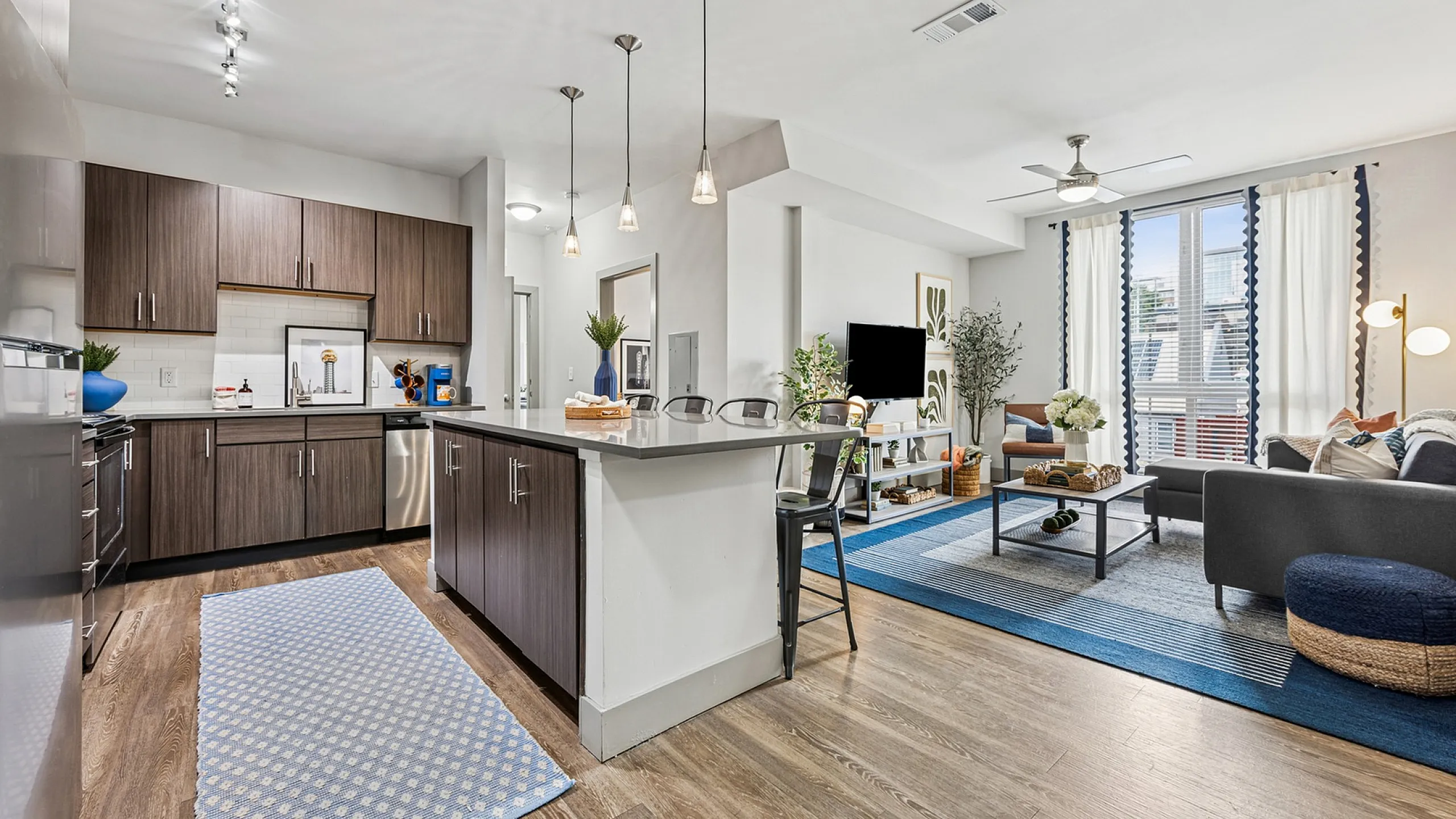 tenn student living knoxville model unit kitchen