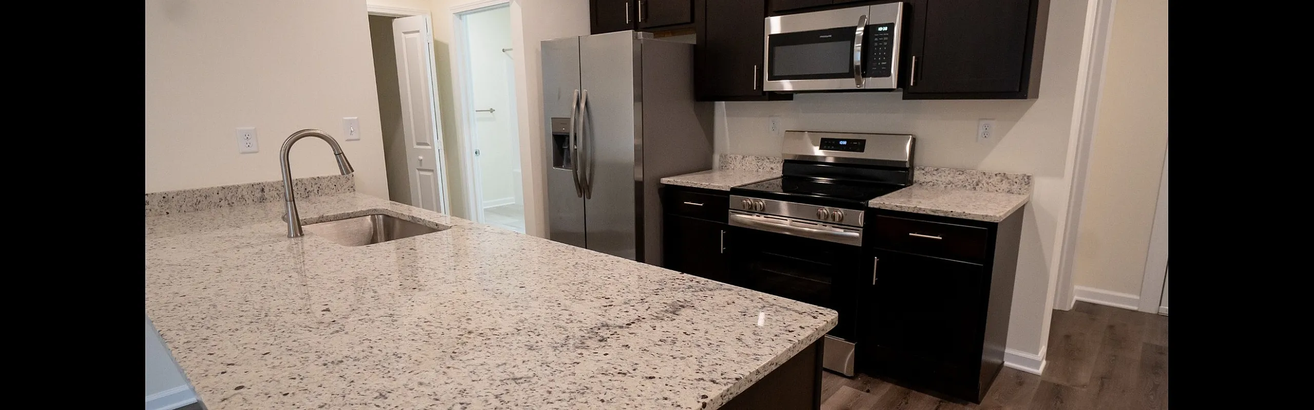 Timber Creek Apartments - Modern Kitchen