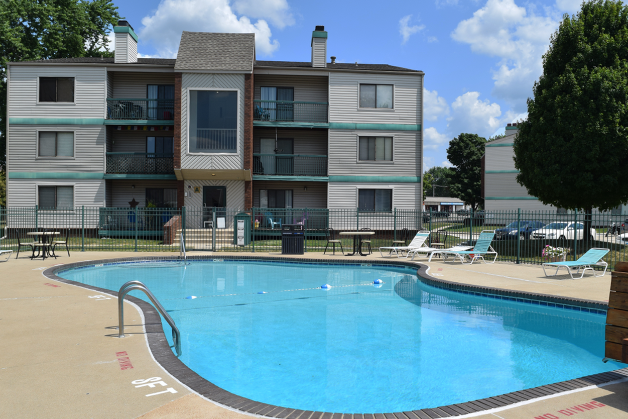 stonegate village's pool