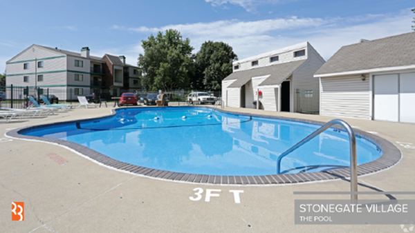 stonegate village's pool