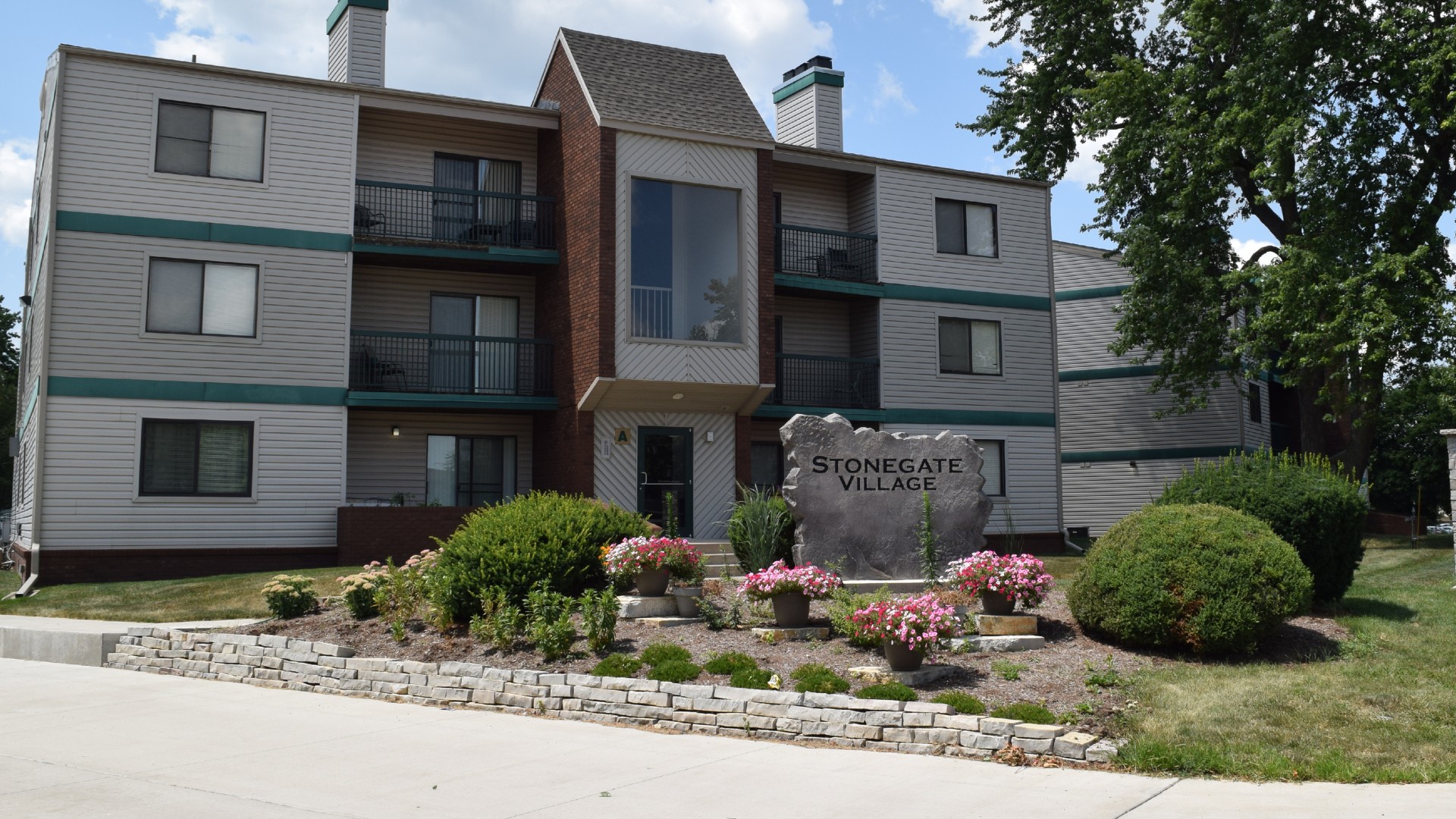 stonegate village