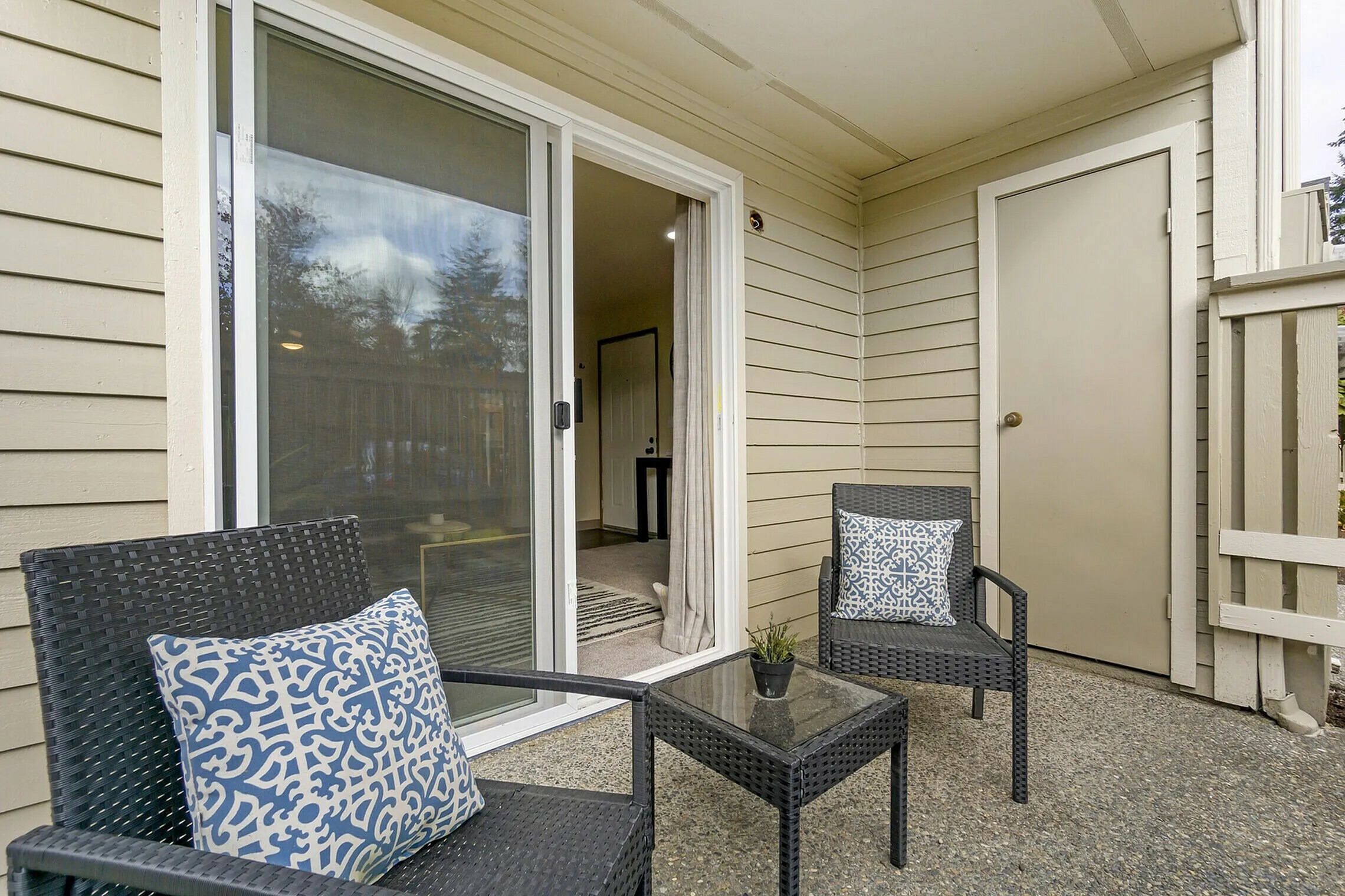 Private patio at Alderwood Heights Apts. in Lynnwood, WA.