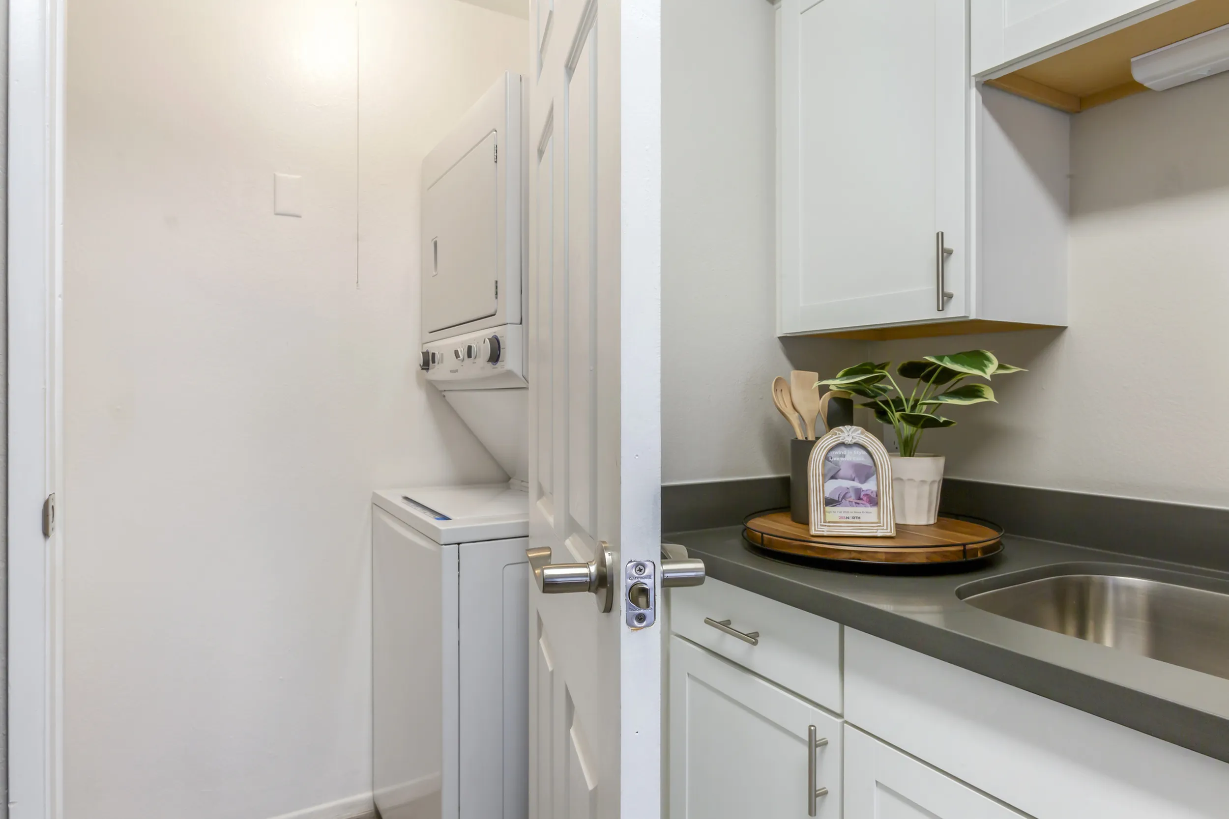 255 North apartment home featuring in-unit washer dryer hookups for added convenience in Tucson AZ