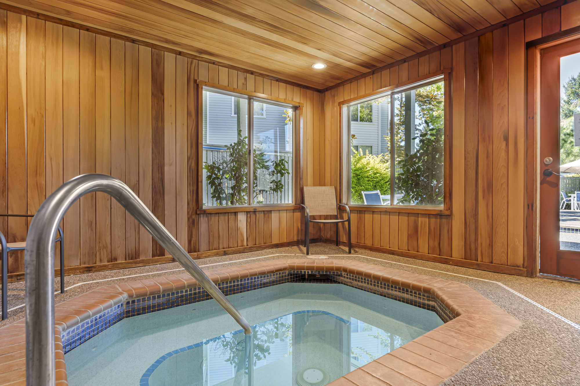 Jacuzzi hot tub spa amenity at Canyon Springs apartments in Lynnwood, WA