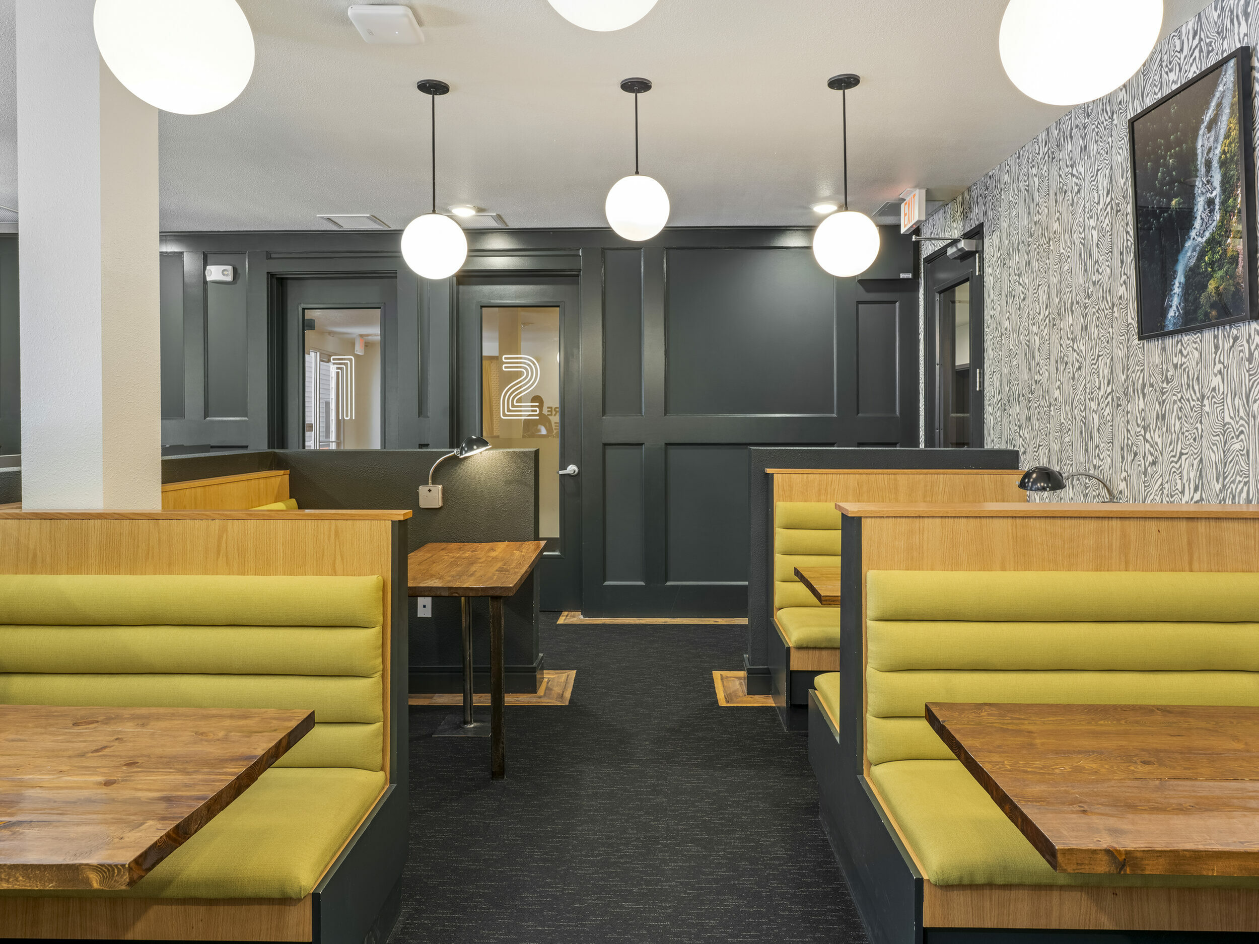 Republic on Main group study space with tables surrounded by lounge seats in Moscow, ID