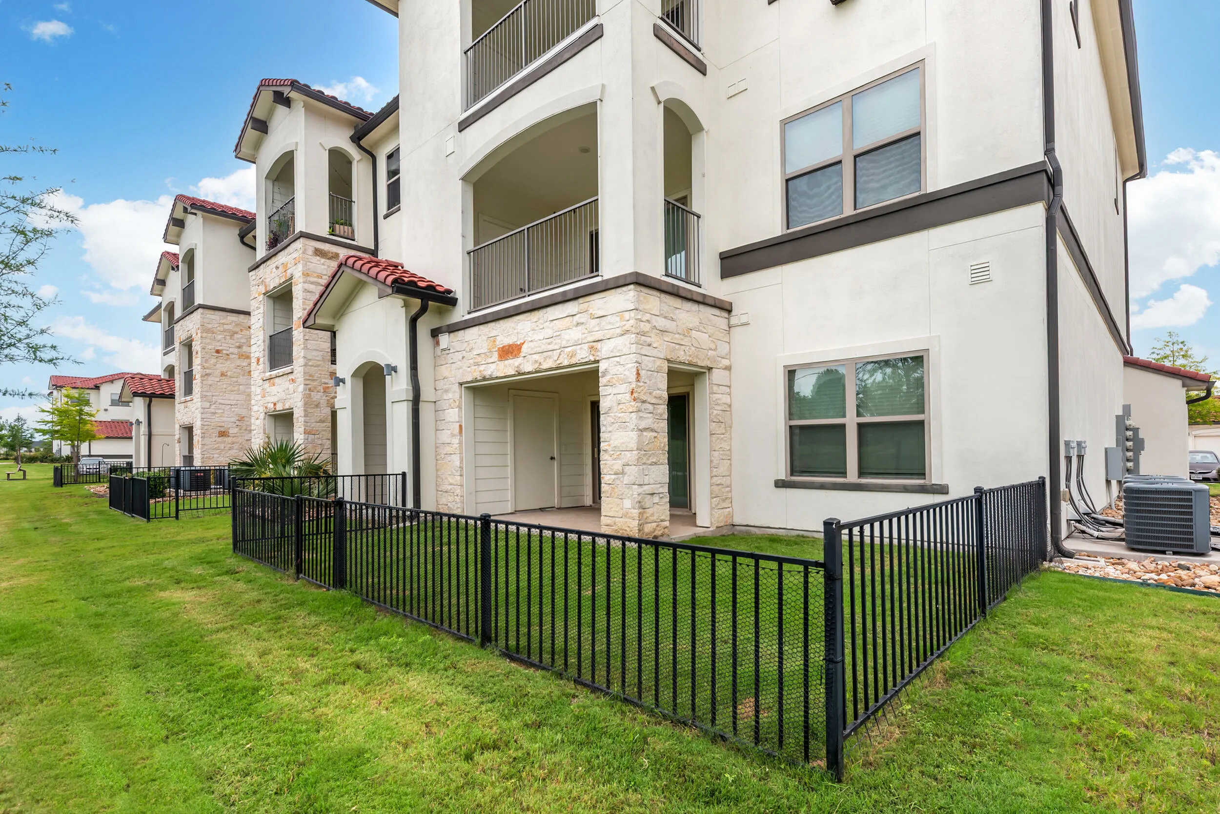 Private Pet Yards at Stone Hill Apartments in Pflugerville, TX