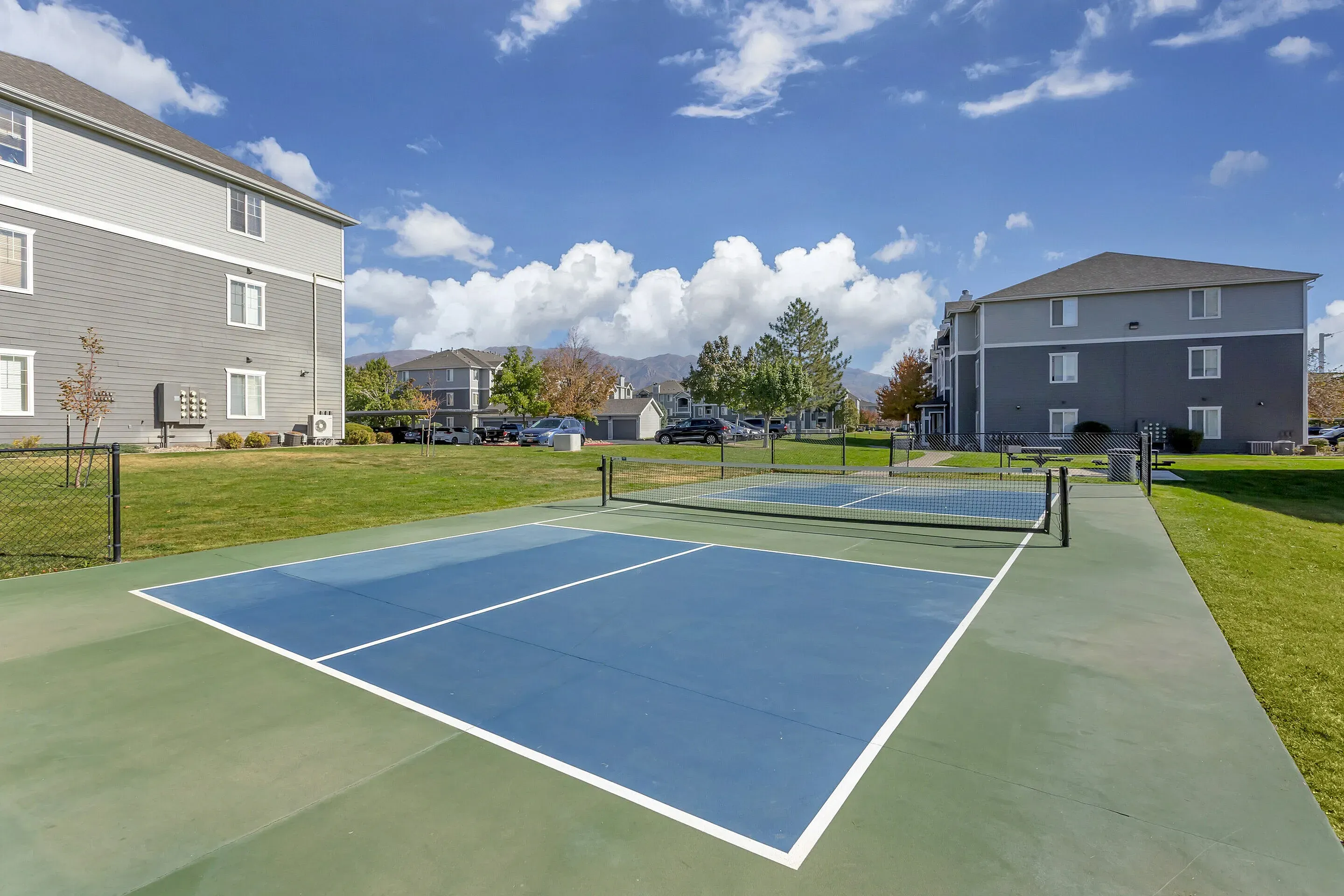 Pickleball court at Pinnacle Mountain View apartments in Clearfield, UT