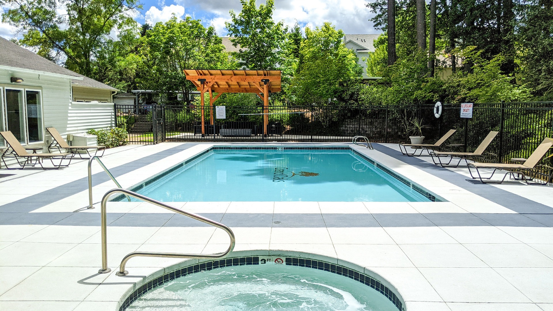 Grand Oaks Apartments Corvallis, OR 97333 Pool