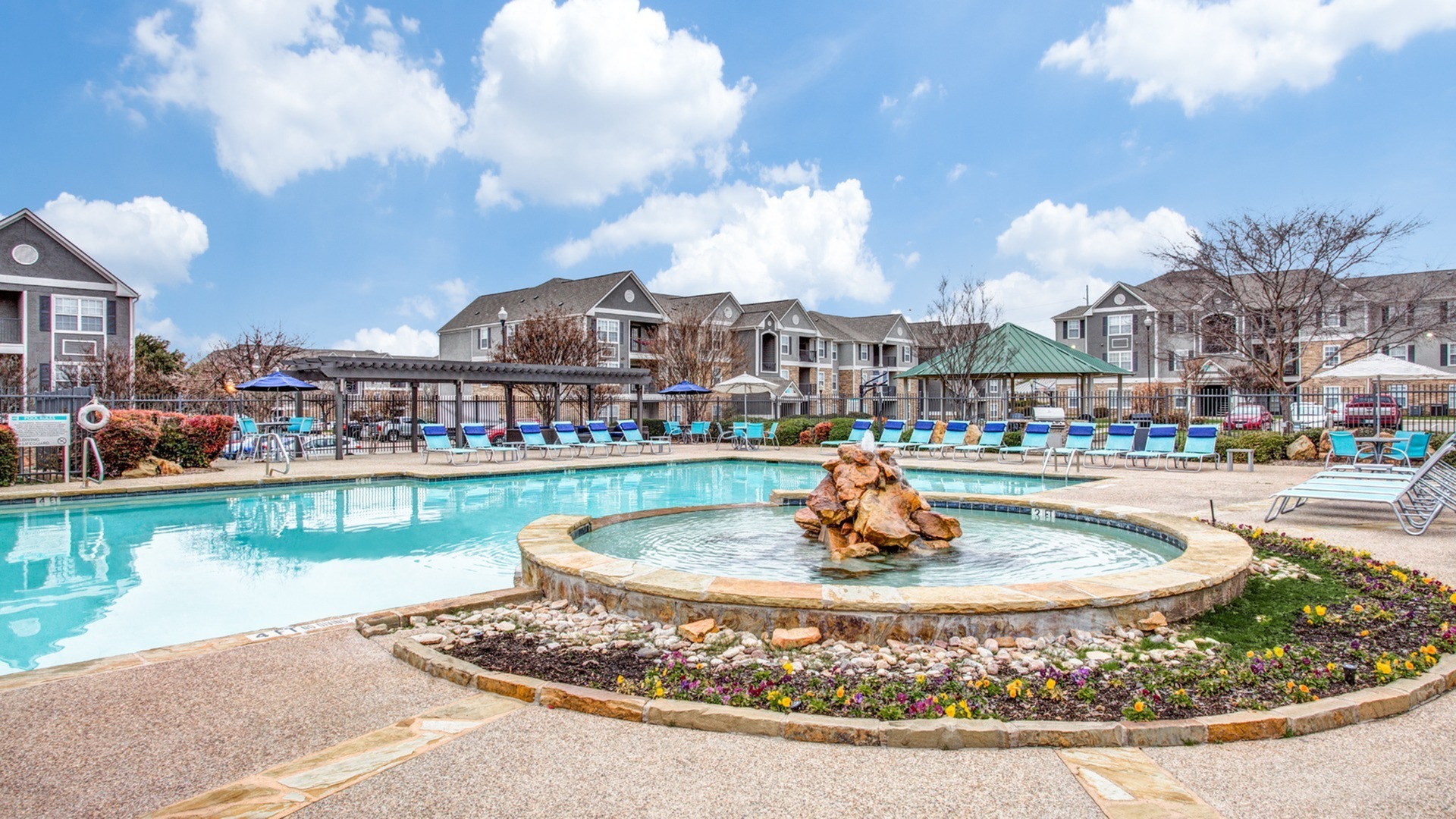 Luxury Pool