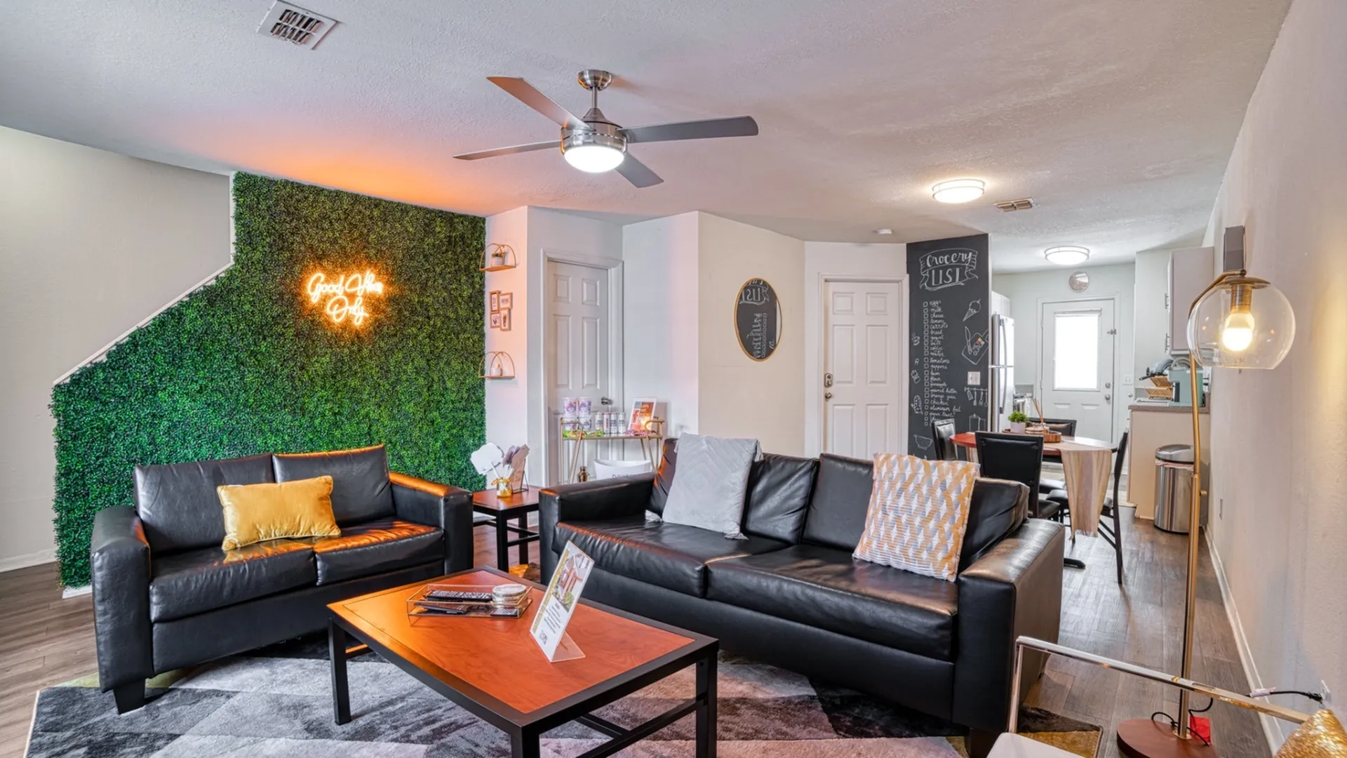 The Quad Platinum Model apartments located in Orlando FL.