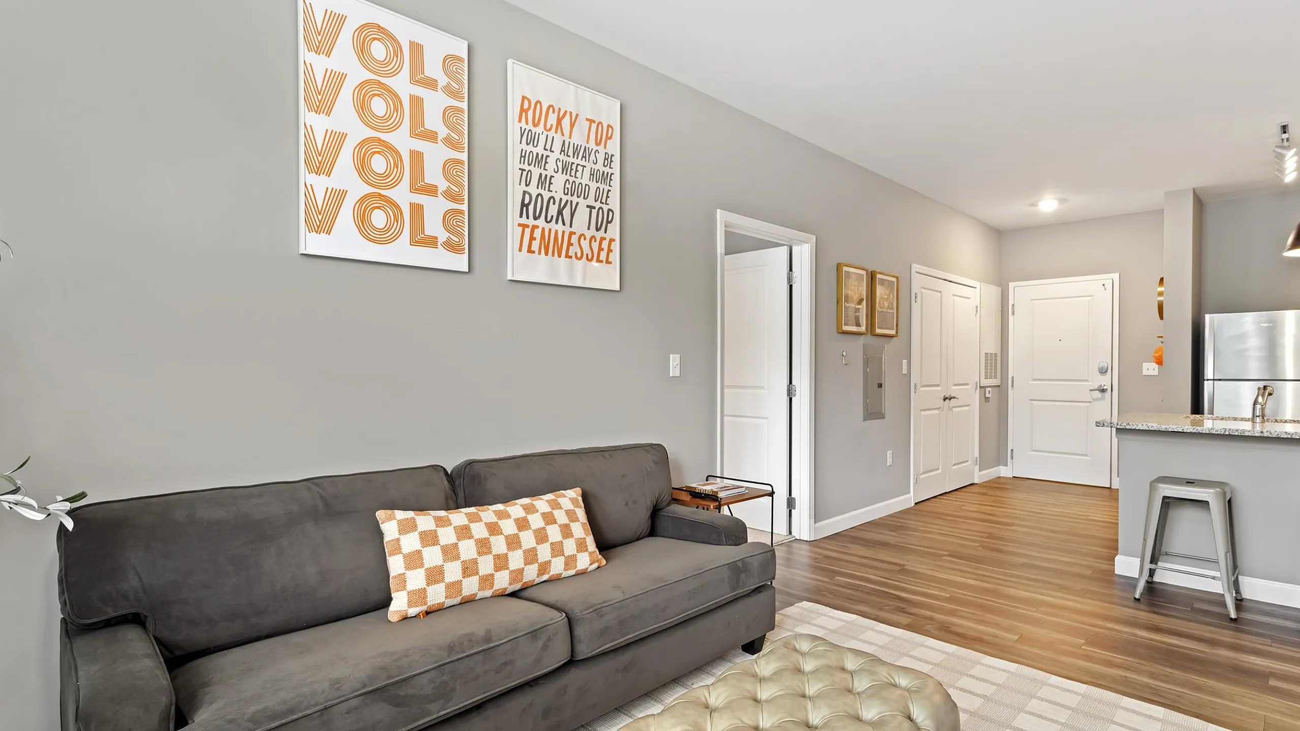 303 Flats student apartment floor plan options near University of Tennessee in Knoxville, TN