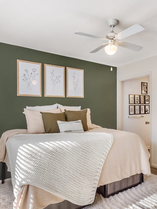 Village Green Student Housing - Cozy Bedroom