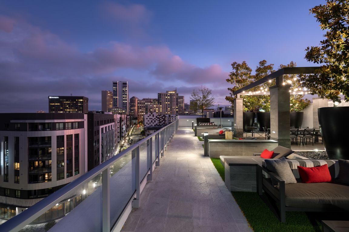 Hanover Broadway - 325 27th St Oakland CA (10 units available) | Zillow