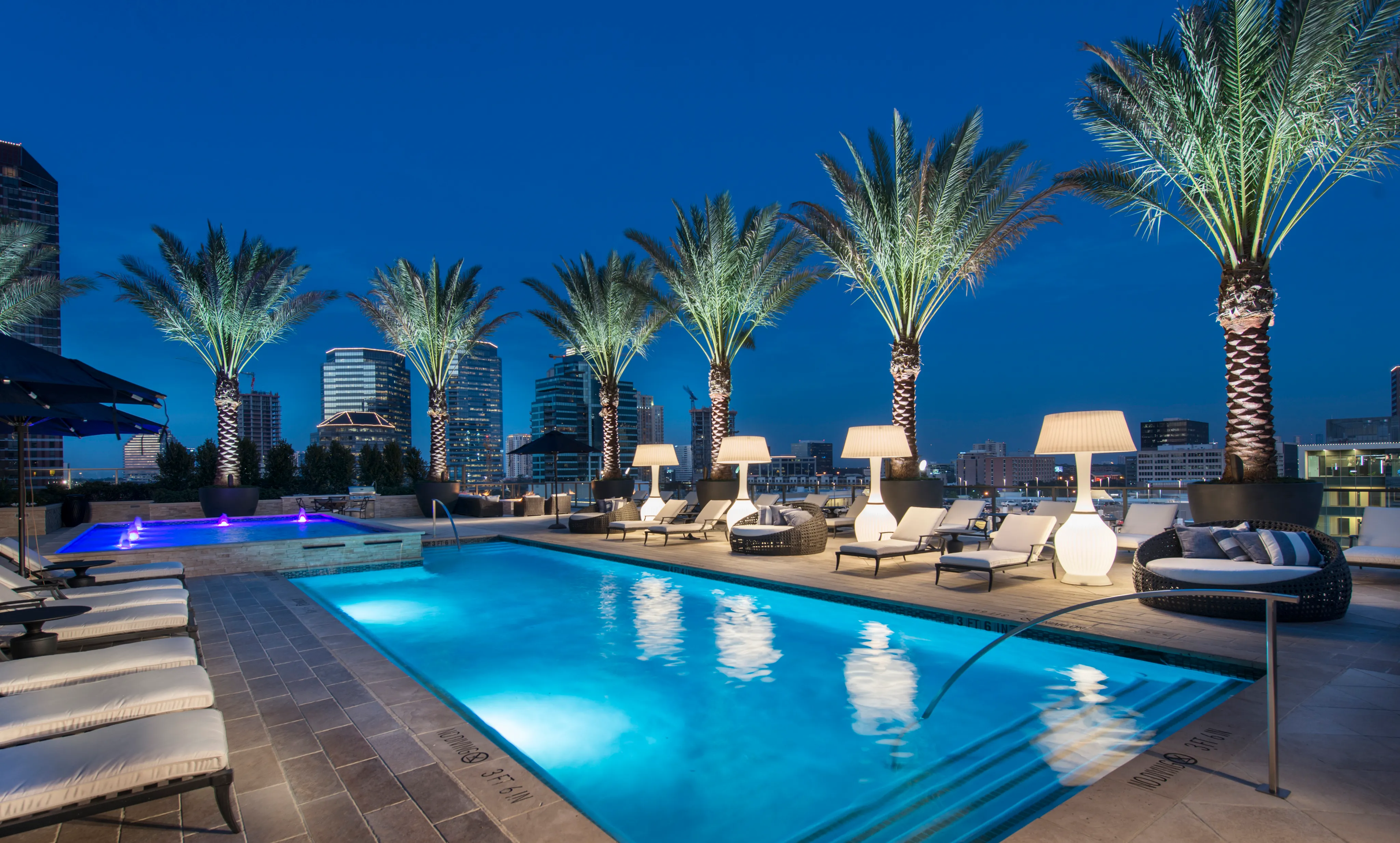 Resort-style pool and sun shelf at Hanover Post Oak