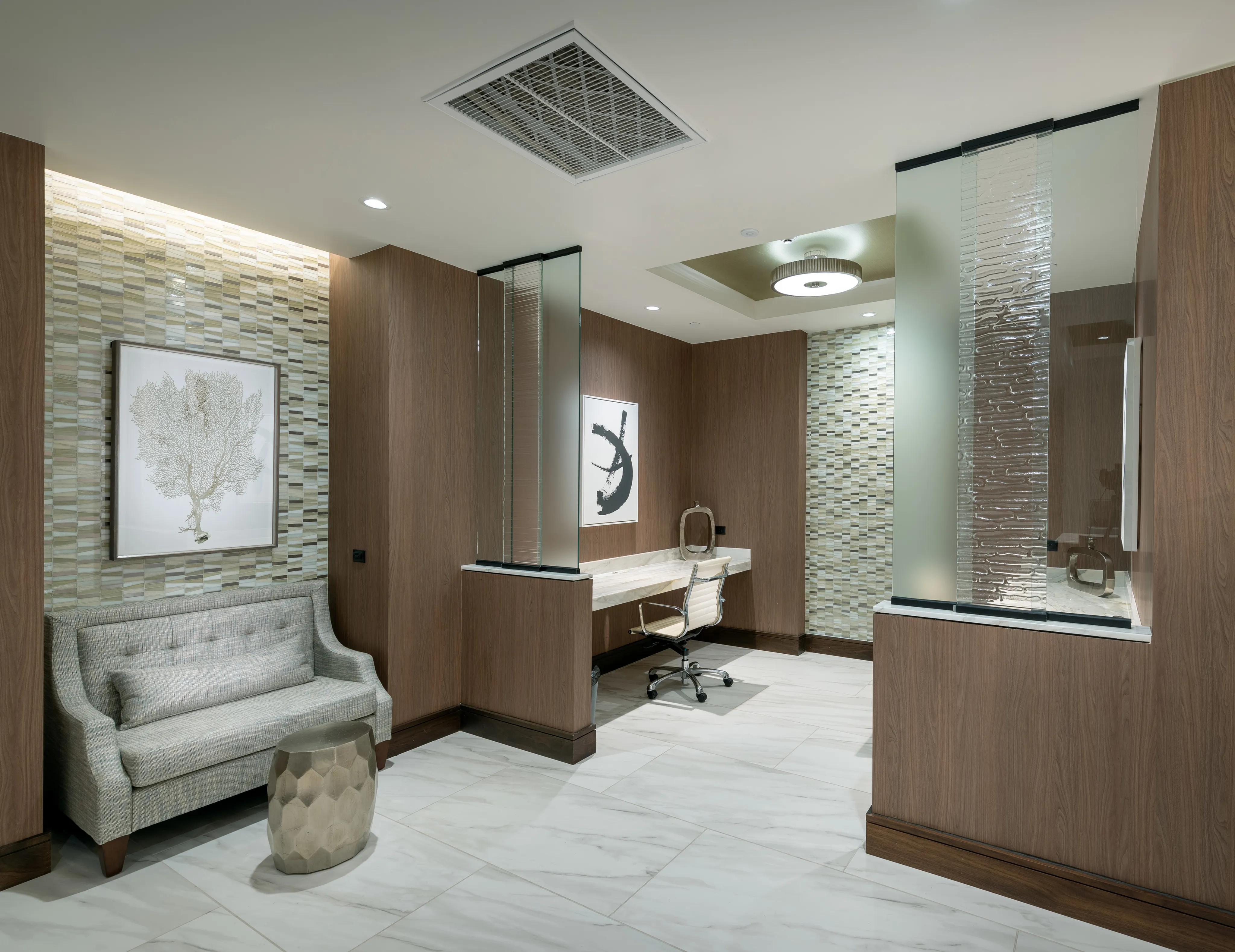 E-lounge with wifi and iMac connectivity at Hanover Northgate