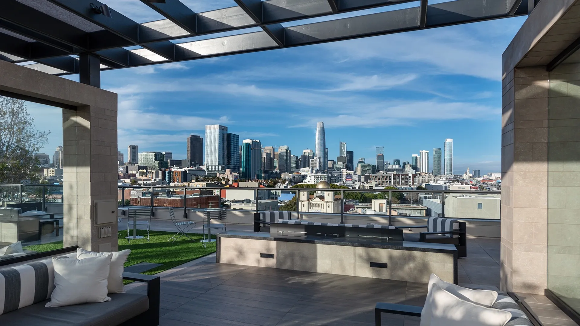 Hanover Soma West Skydeck