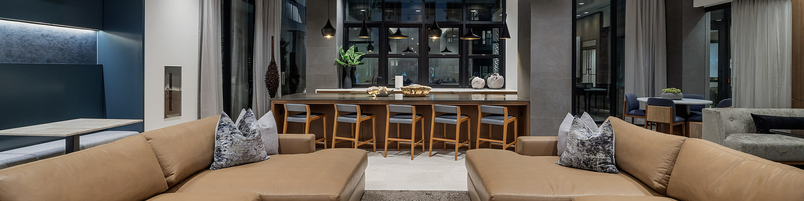 clubroom with entertaining kitchen