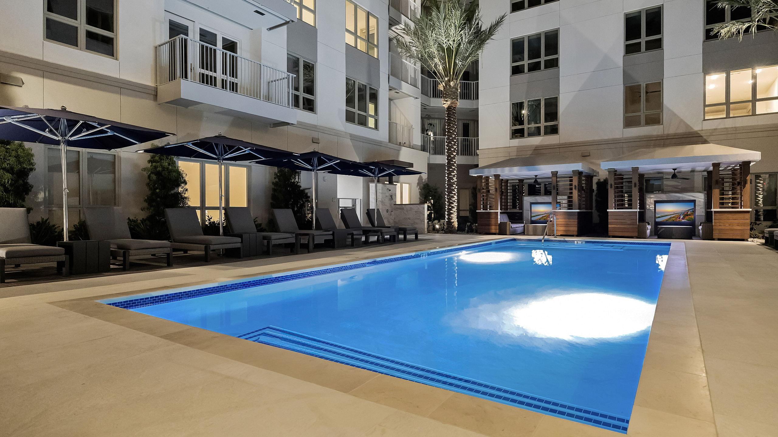 Aurea: Redefining luxury living in Singapore's Downtown Icon on Beach Road - Luxury Sustainable Apartment Communities With Pool