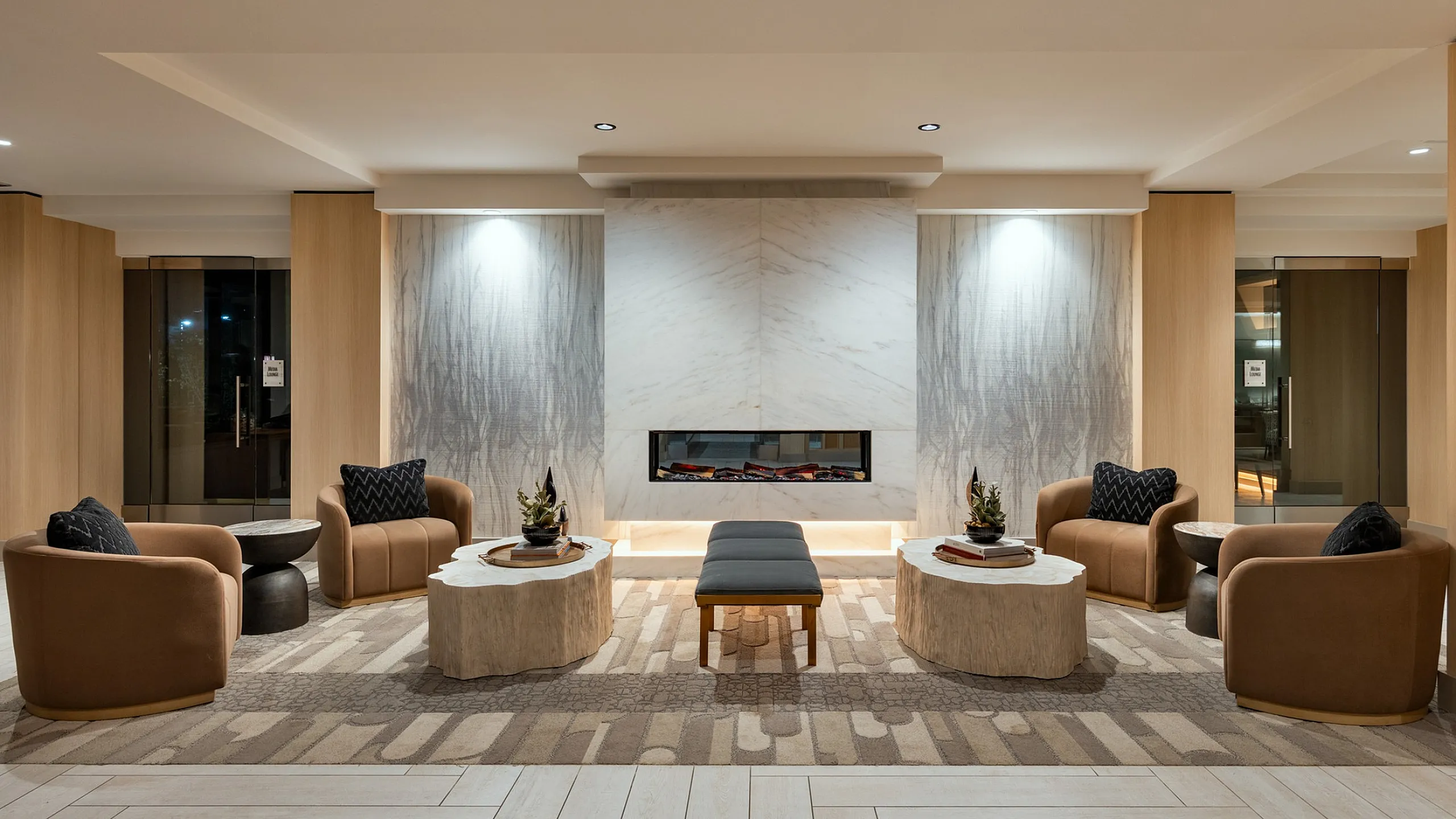 Hanover Stoneham - Elegant Lounge Area