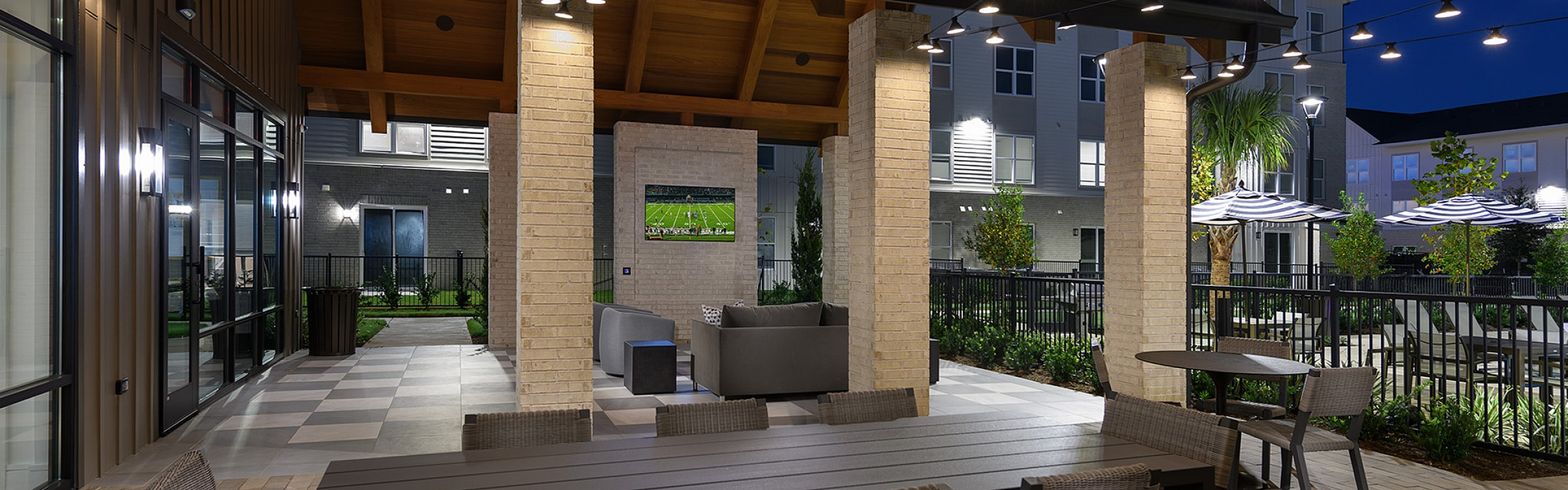 Hanover Sugar Land - Outdoor Lounge Area
