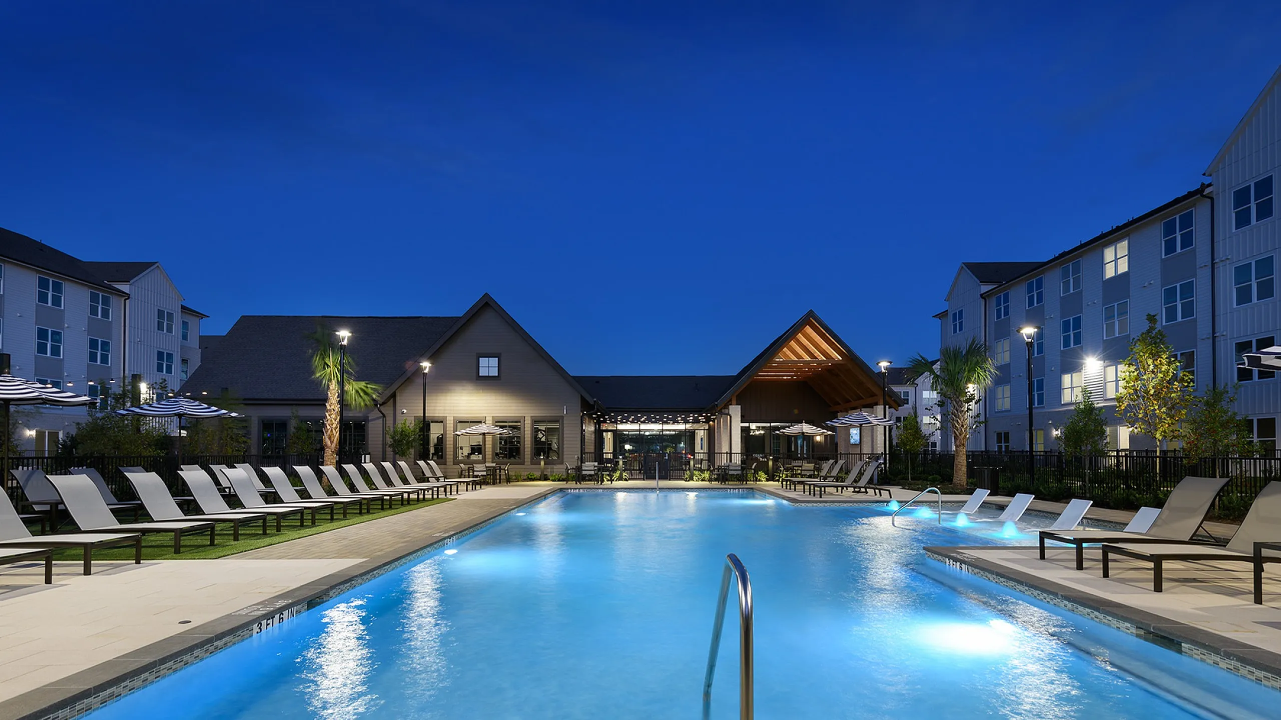 Hanover Sugar Land - Outdoor Pool