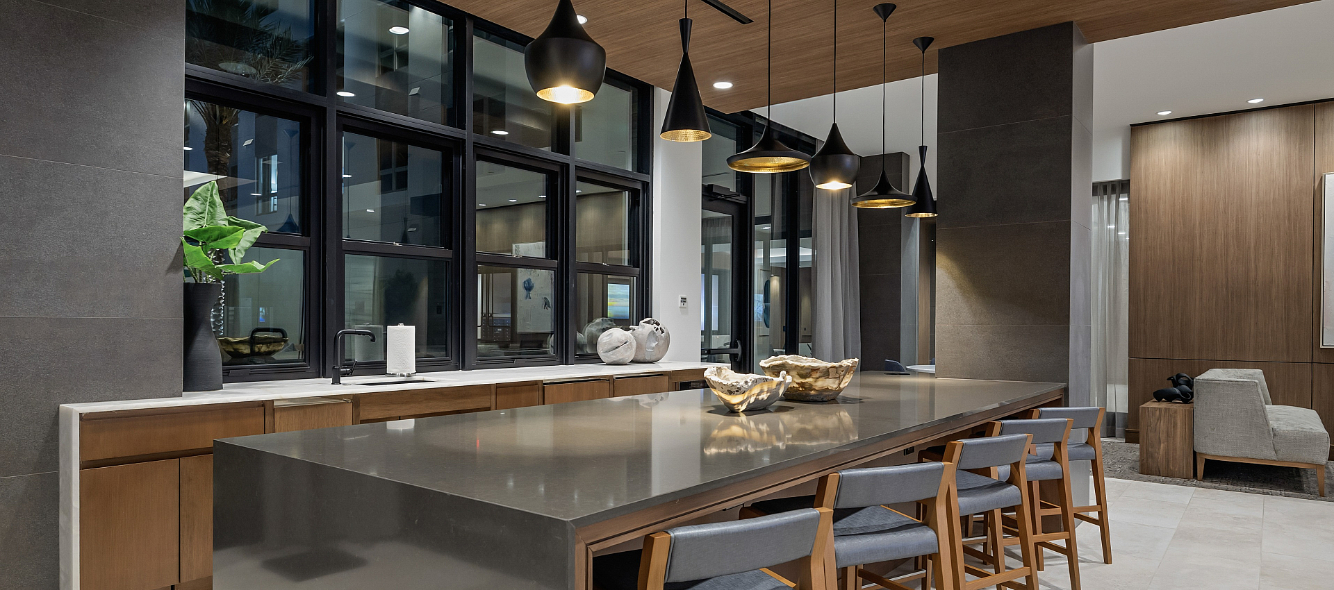 Hanover North Capitol - Modern Dining Area