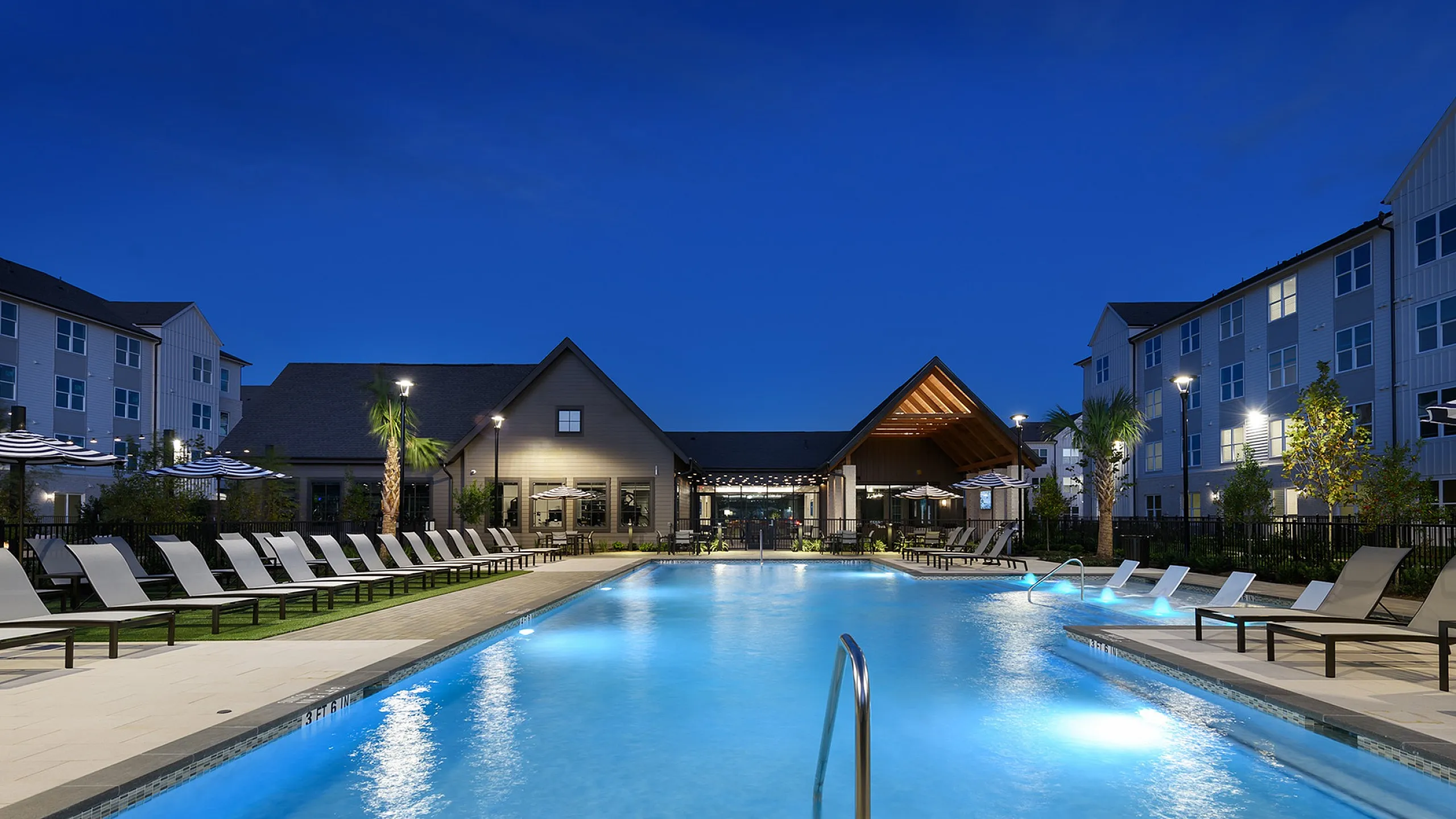 Hanover St. Pete - Night Pool View