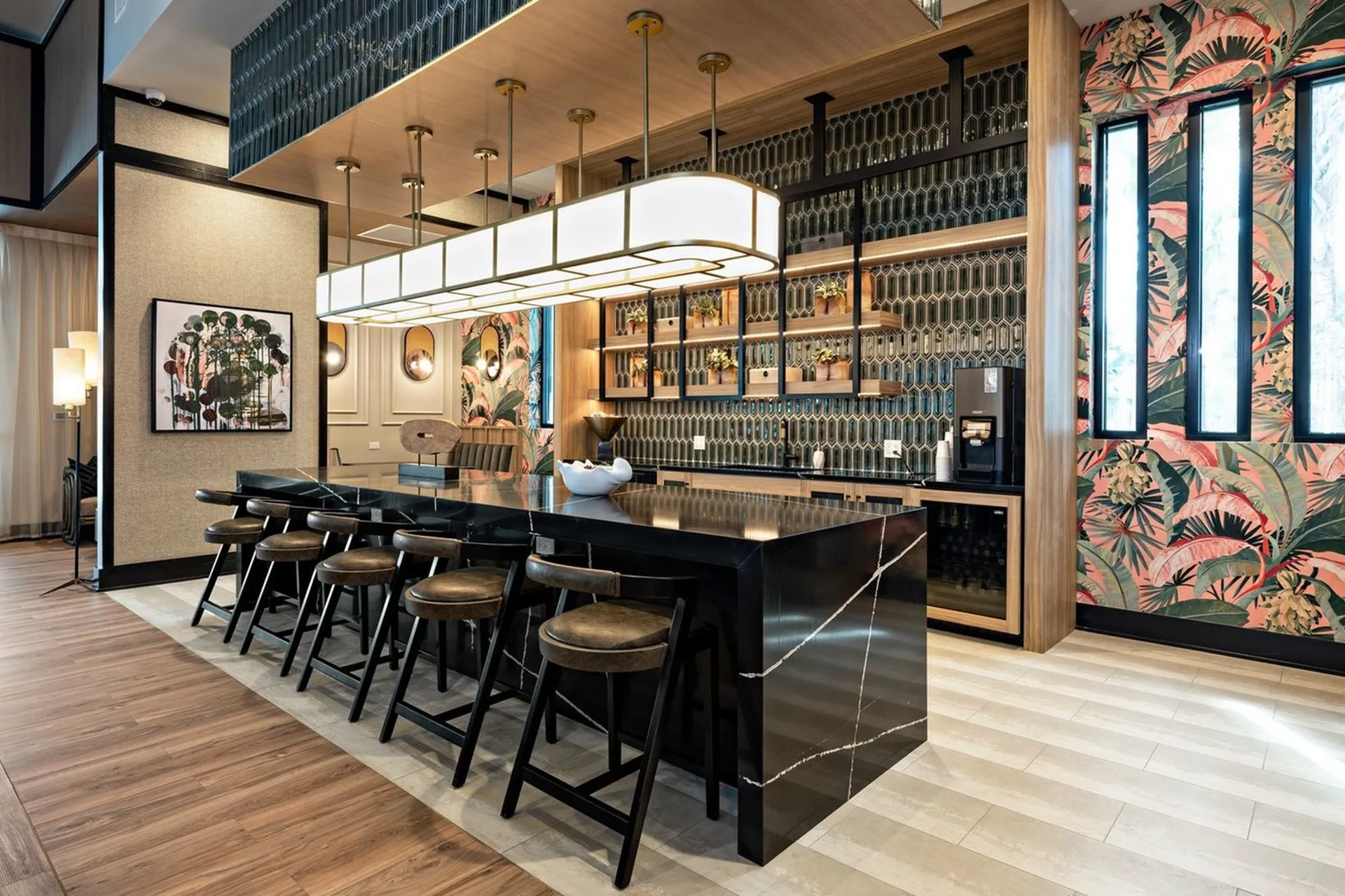 Lounge & Kitchen