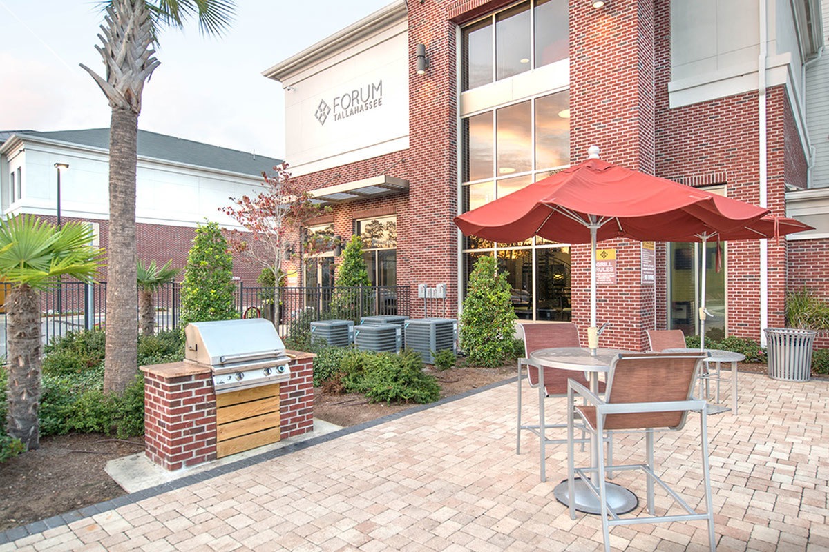 Courtyard with Grilling Area