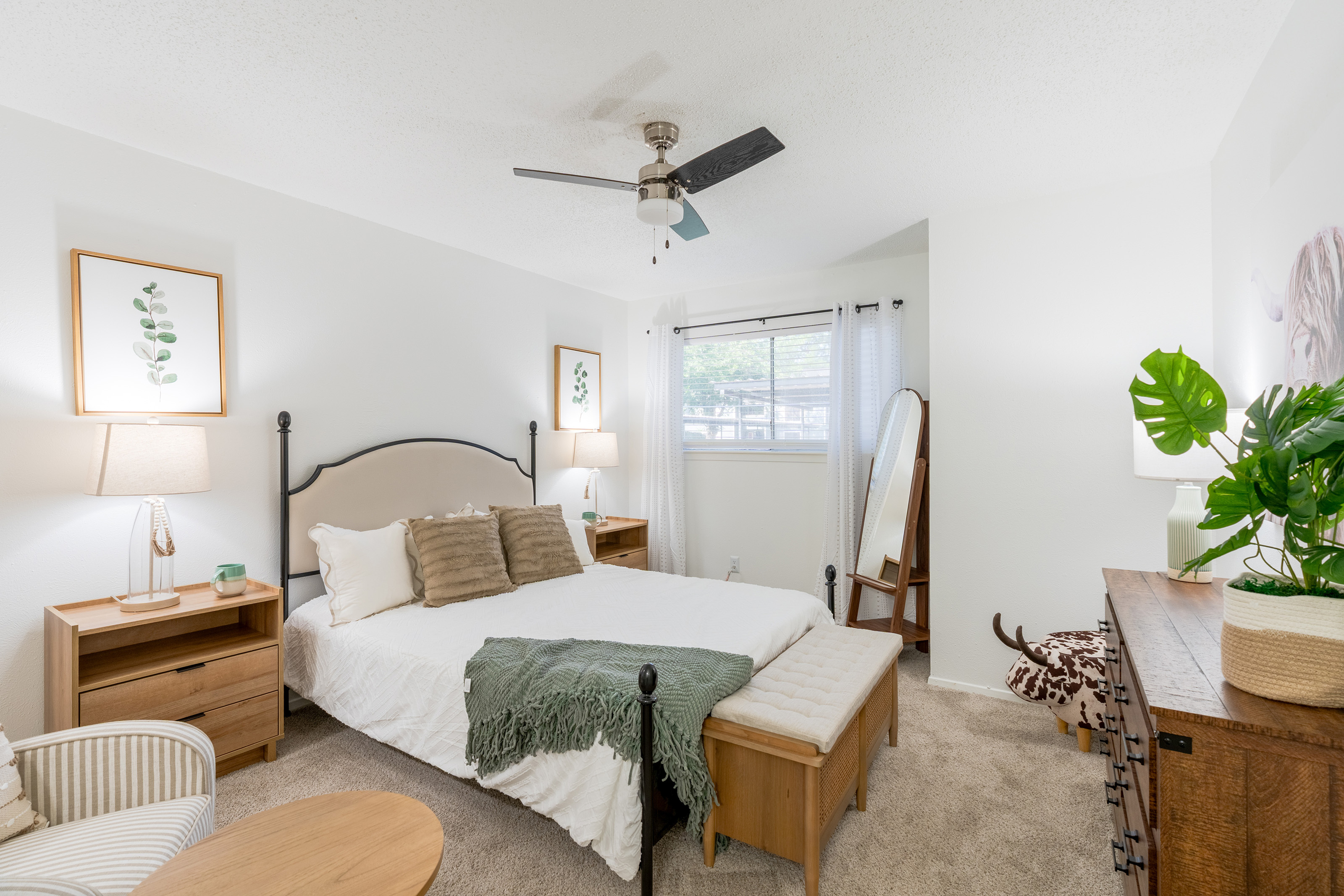ReNew Towne Oaks Living Room