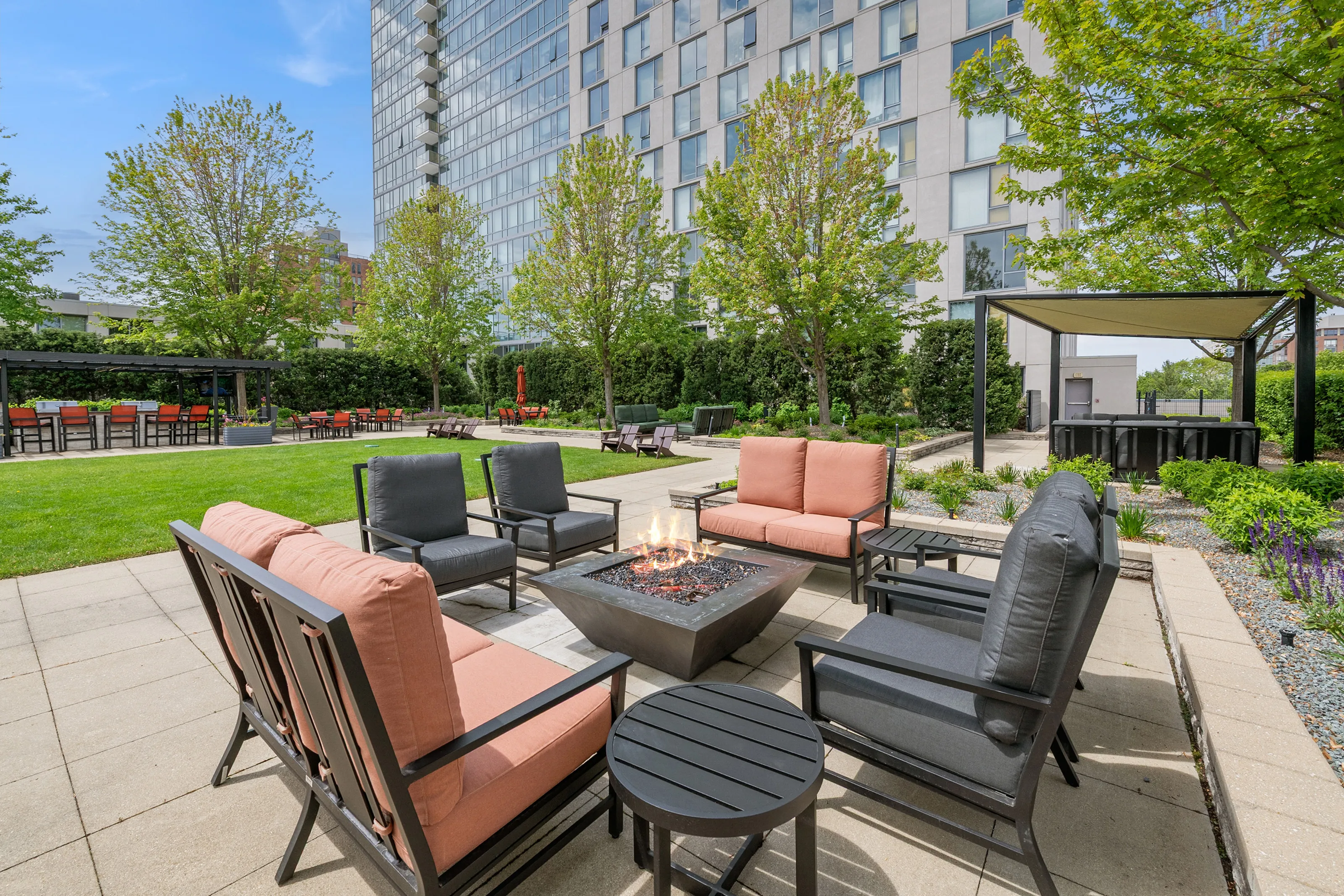 ReNew Oak Park Rooftop Terrace Grills