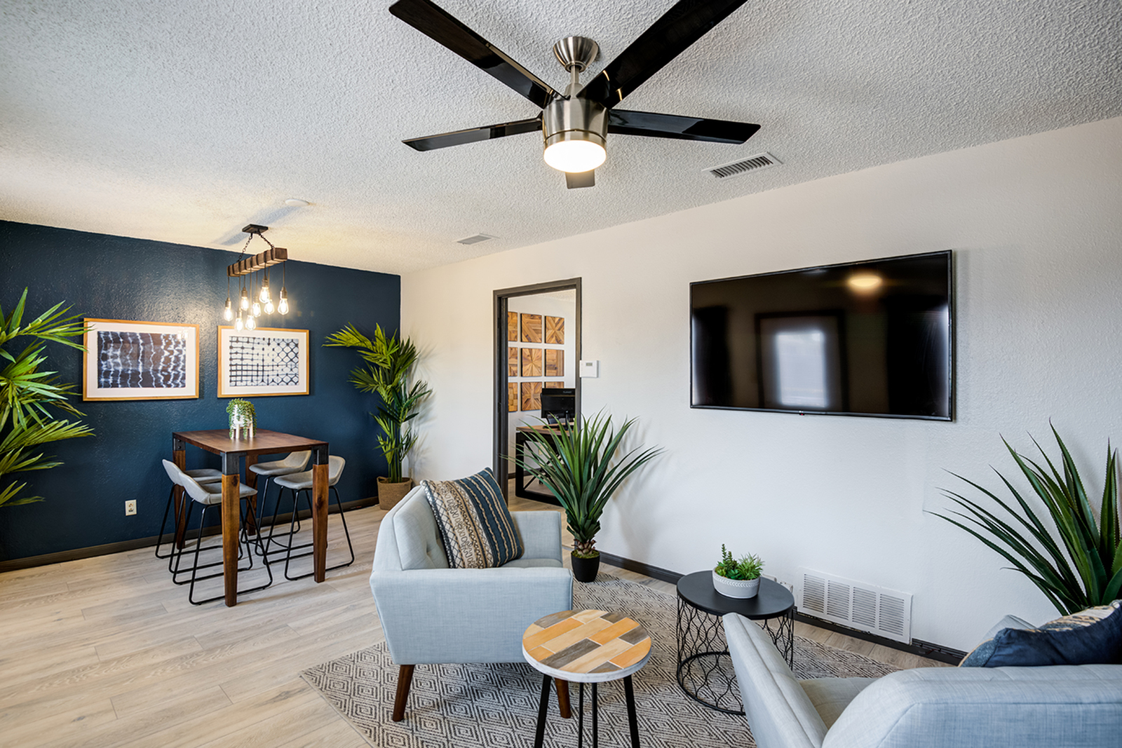 Alturas Eleventh Odessa, TX Apartments Official Site