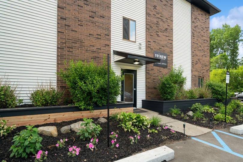 Community Photos ReNew Prairie Park Apartment Homes for Rent in