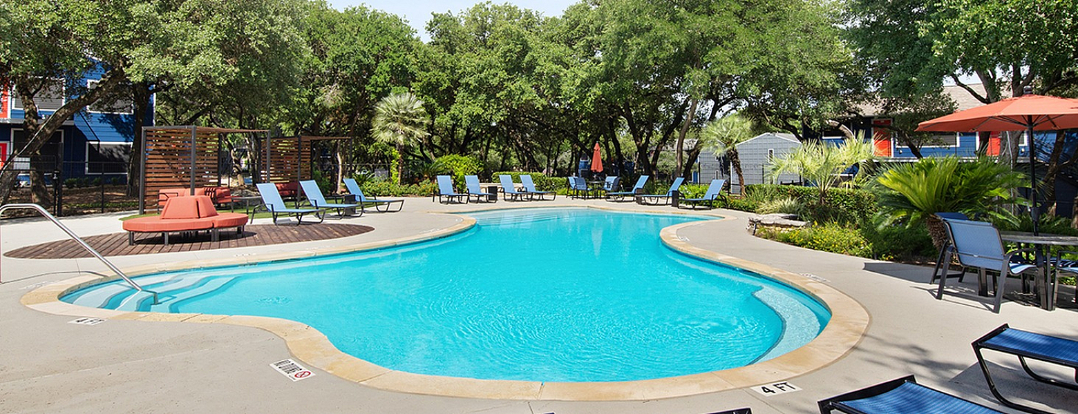 the-social-smtx-pool