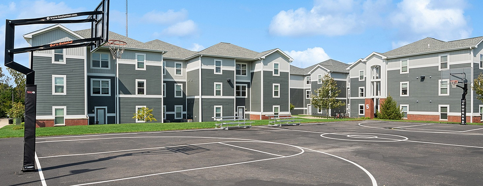 the-social-edwardsville-basektball-court