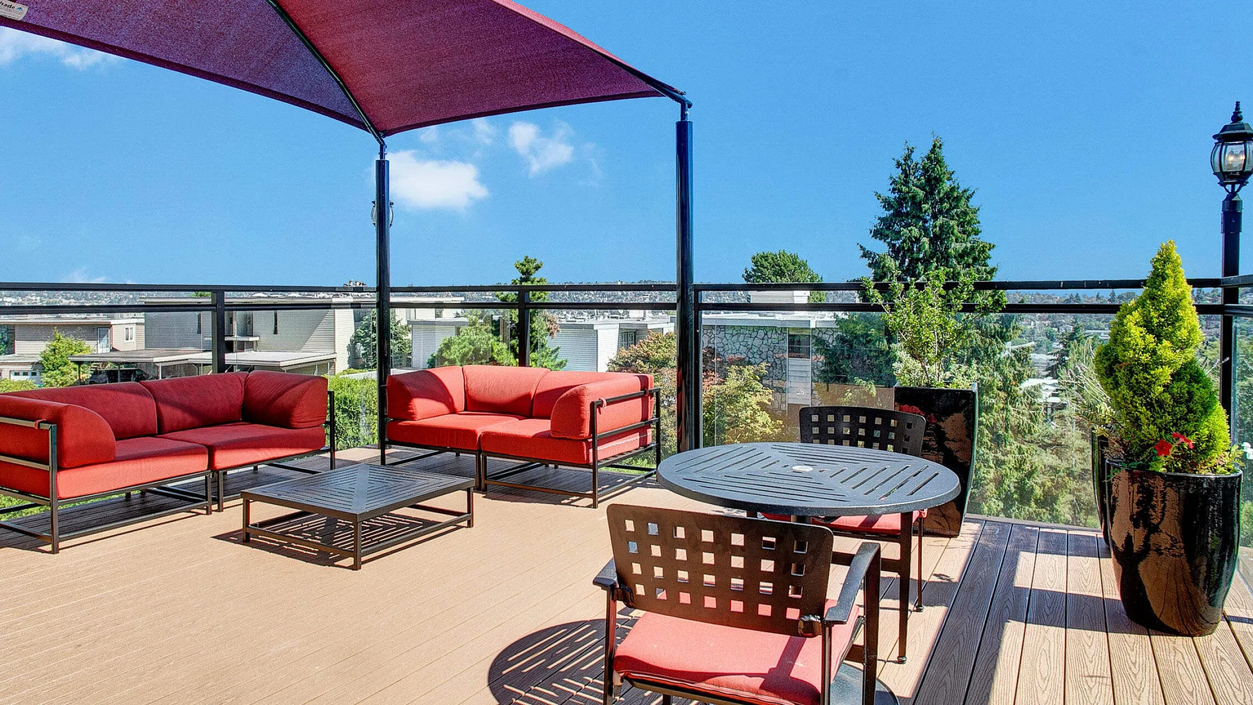 Arrive Magnolia Rooftop Deck
