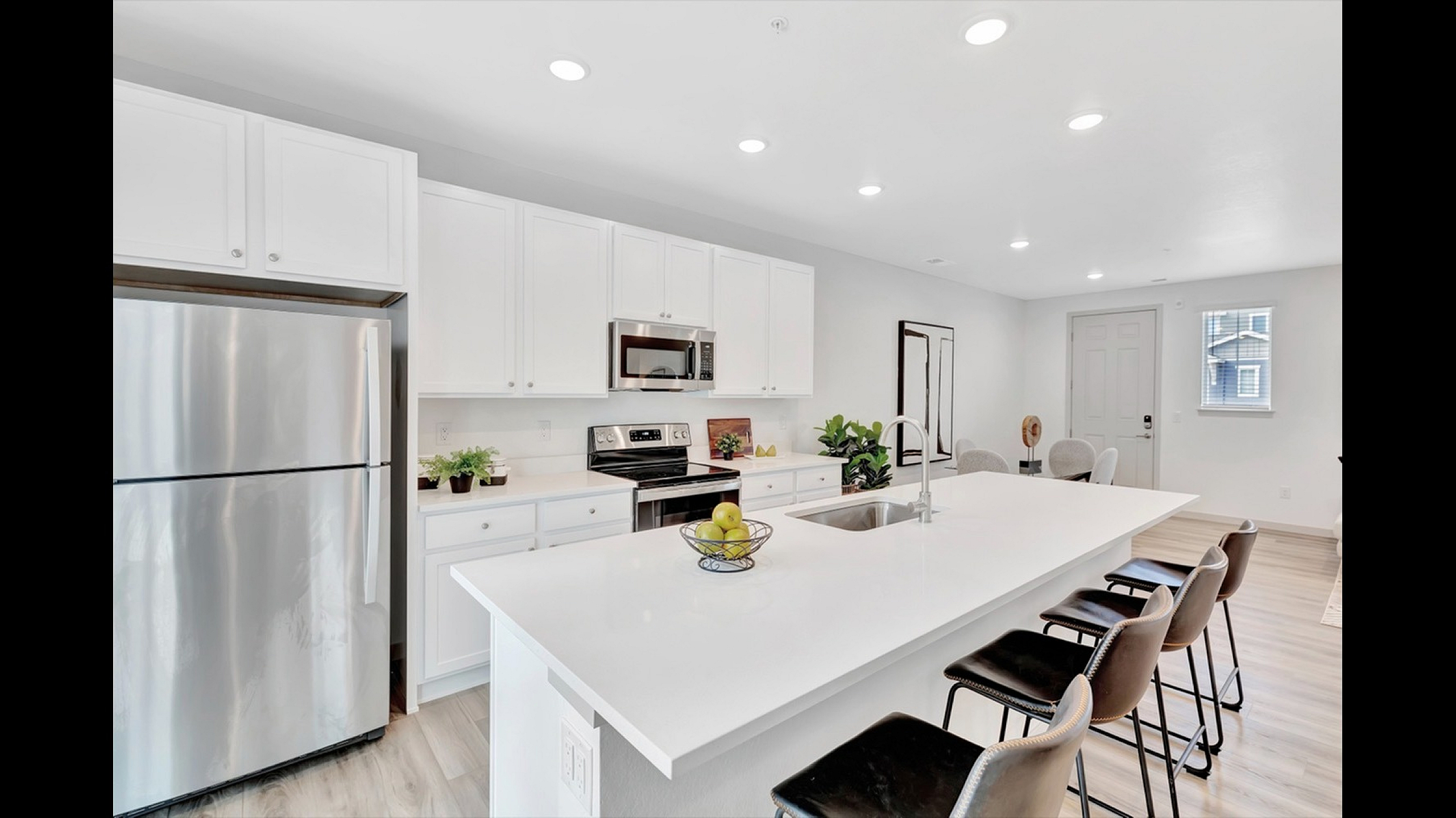 arrive longmont townhome kitchen