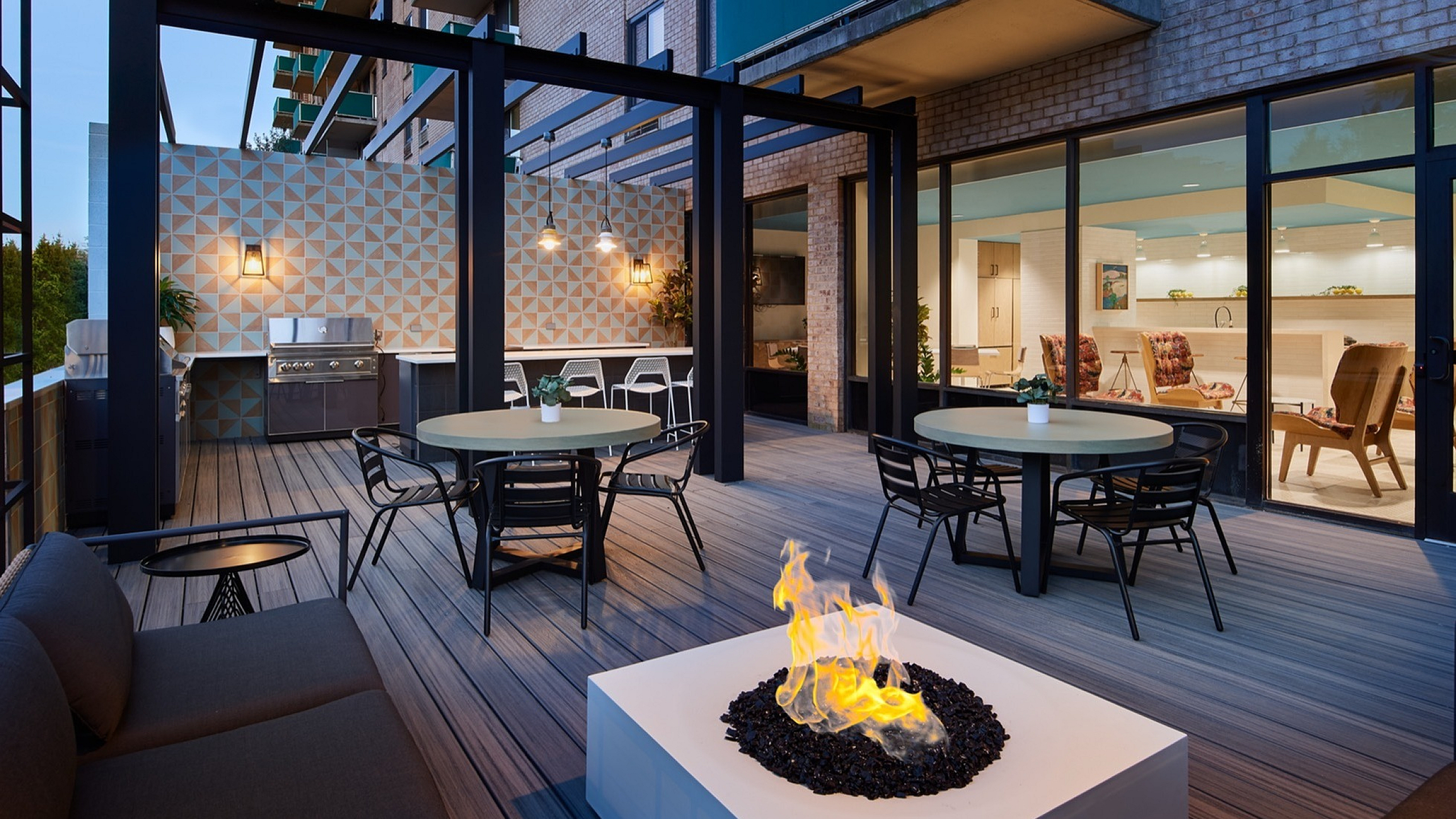 Renew Harbor View at Old Town Firepit and BBQ