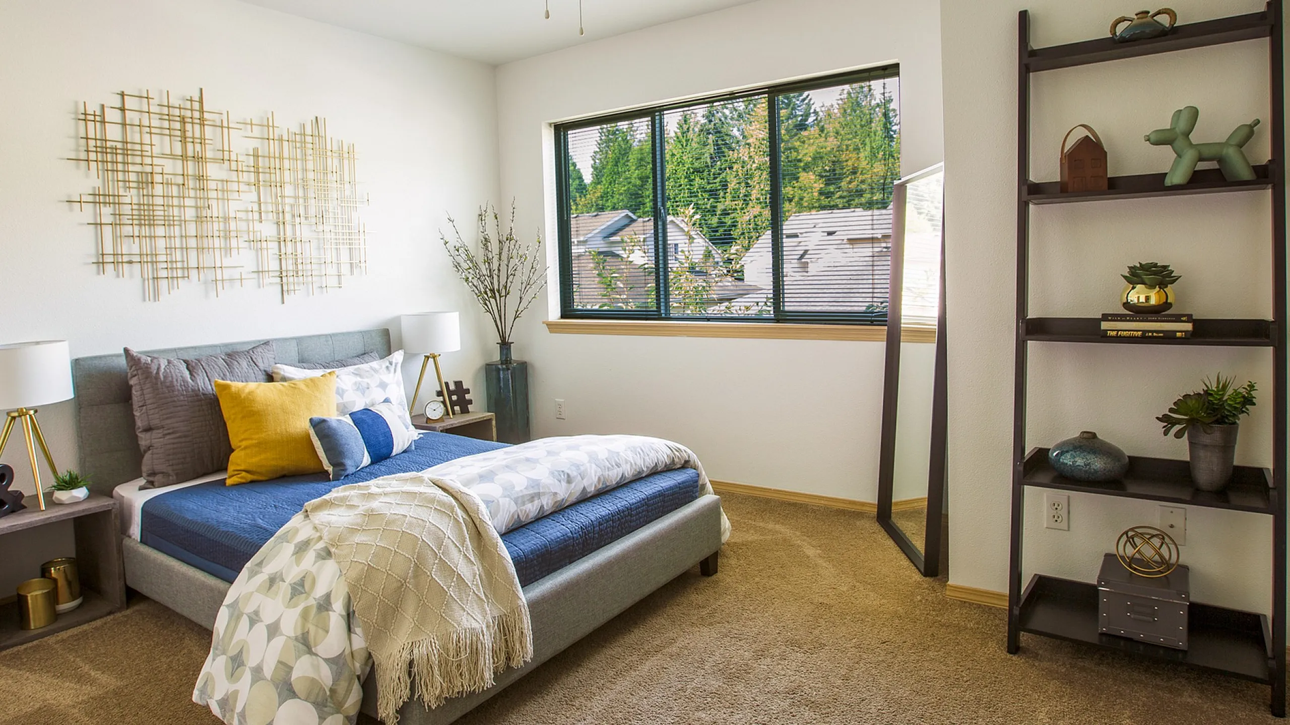 renew rock maple spacious bedroom