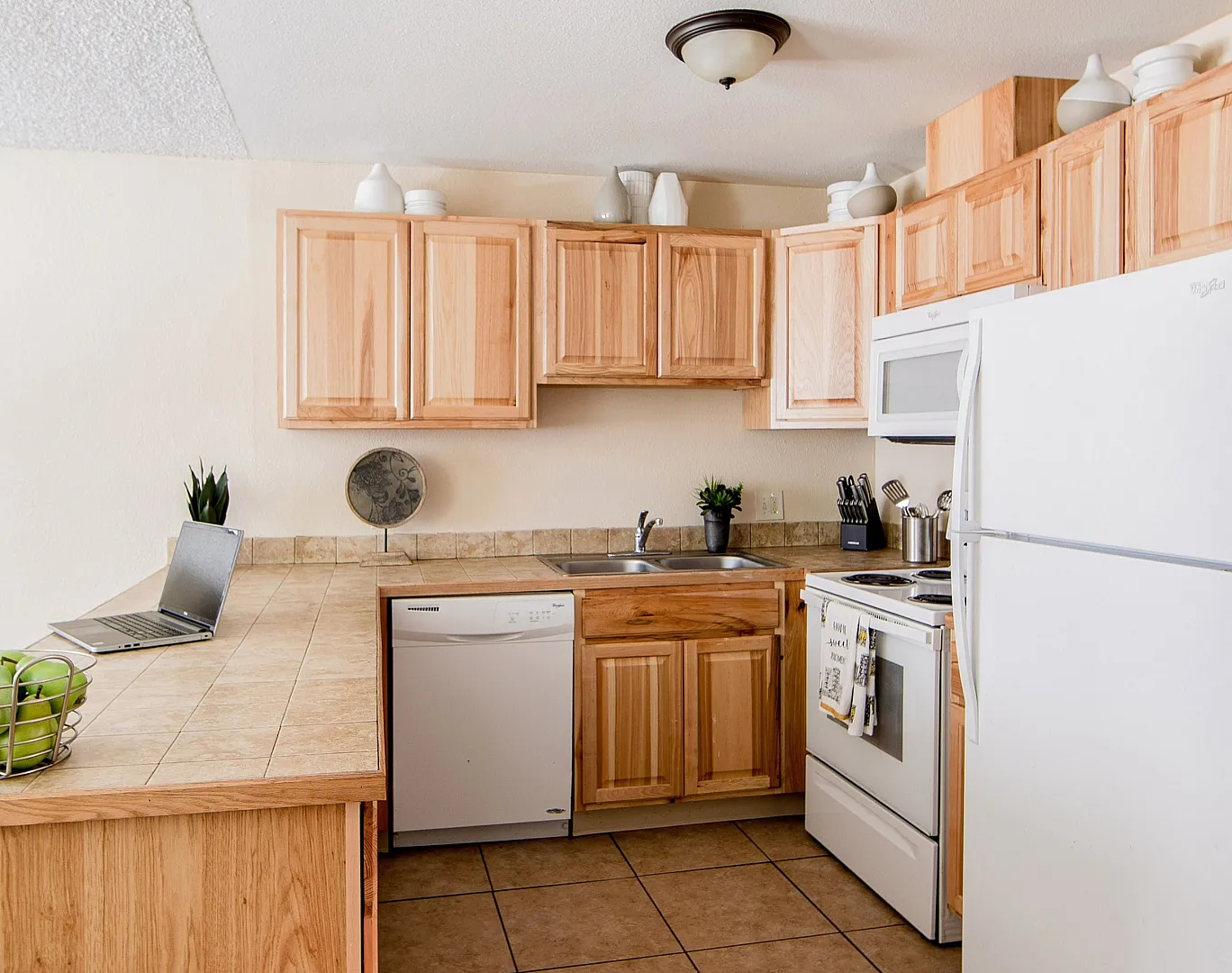 ReNew Evergreen - Cozy Kitchen