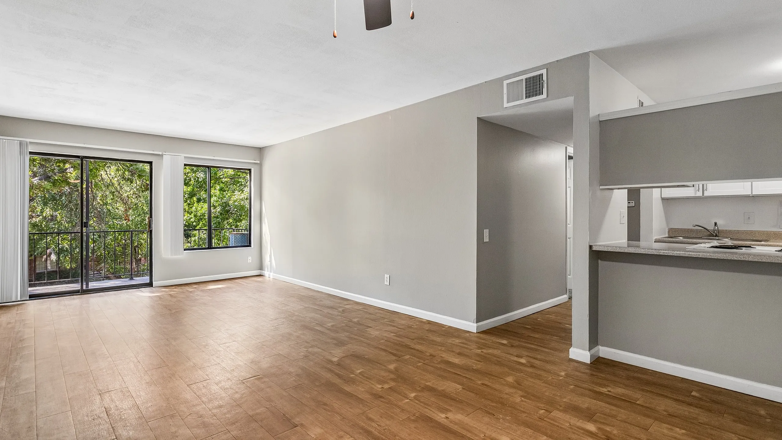 The Magnolia Apartment Homes - Spacious Living Room