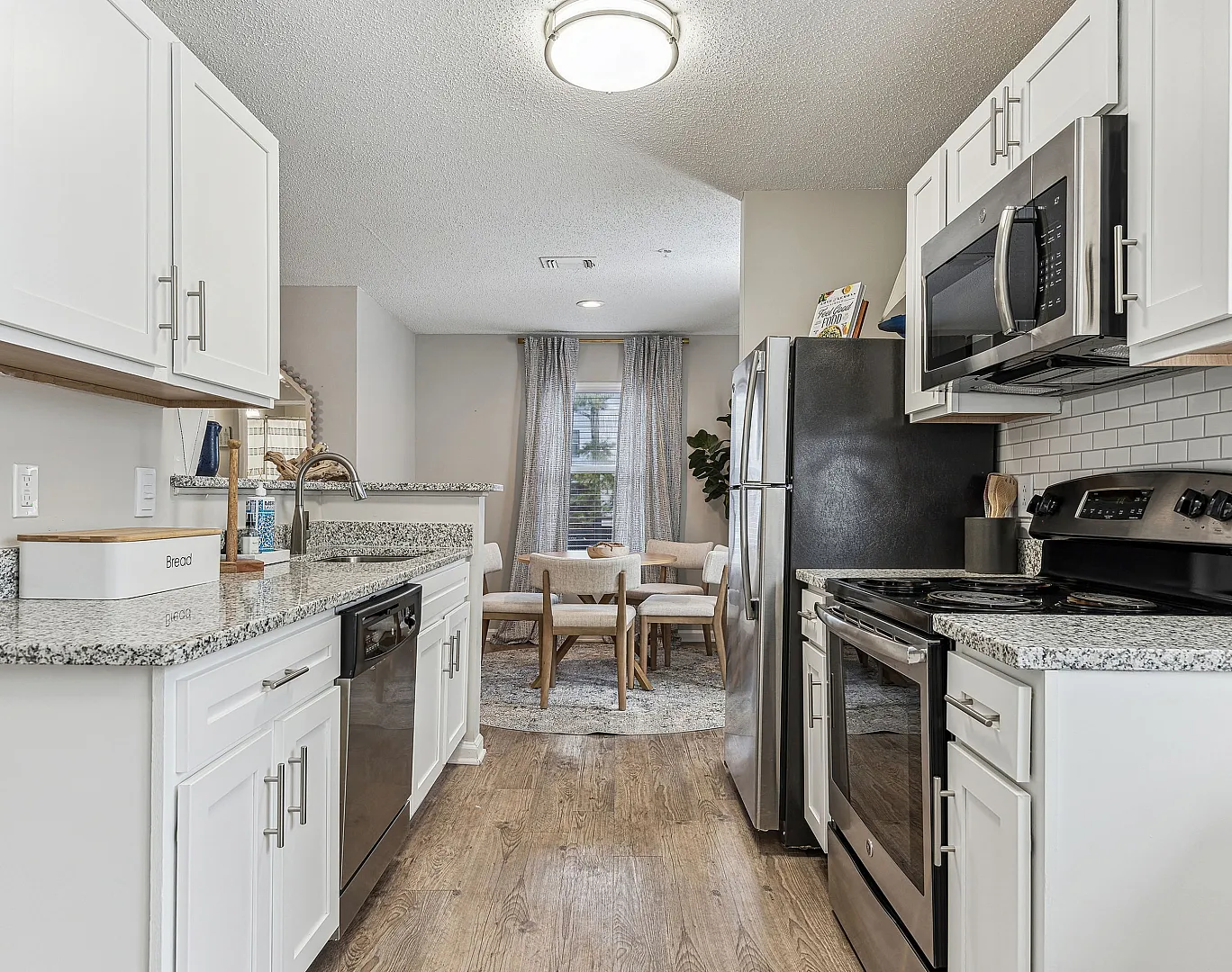ReNew Marina Shores - Modern Kitchen