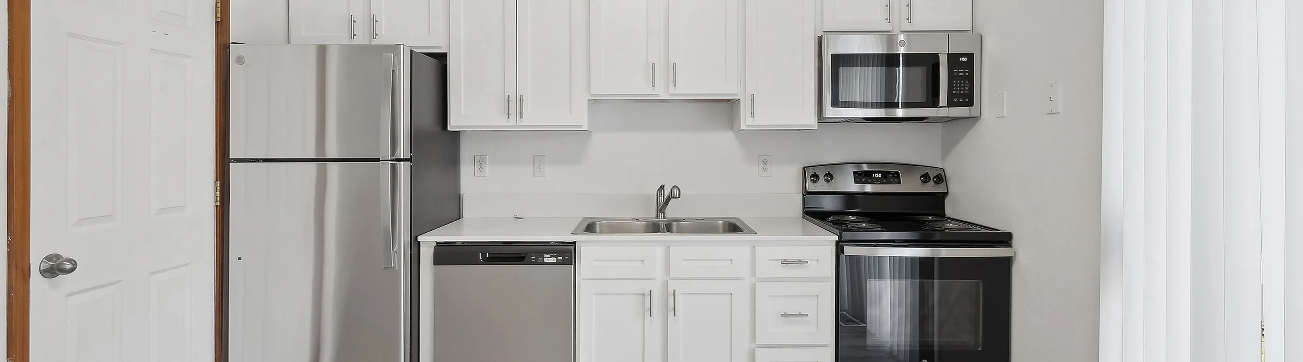 ReNew Edwardsville Apartment Collection - Modern Kitchen