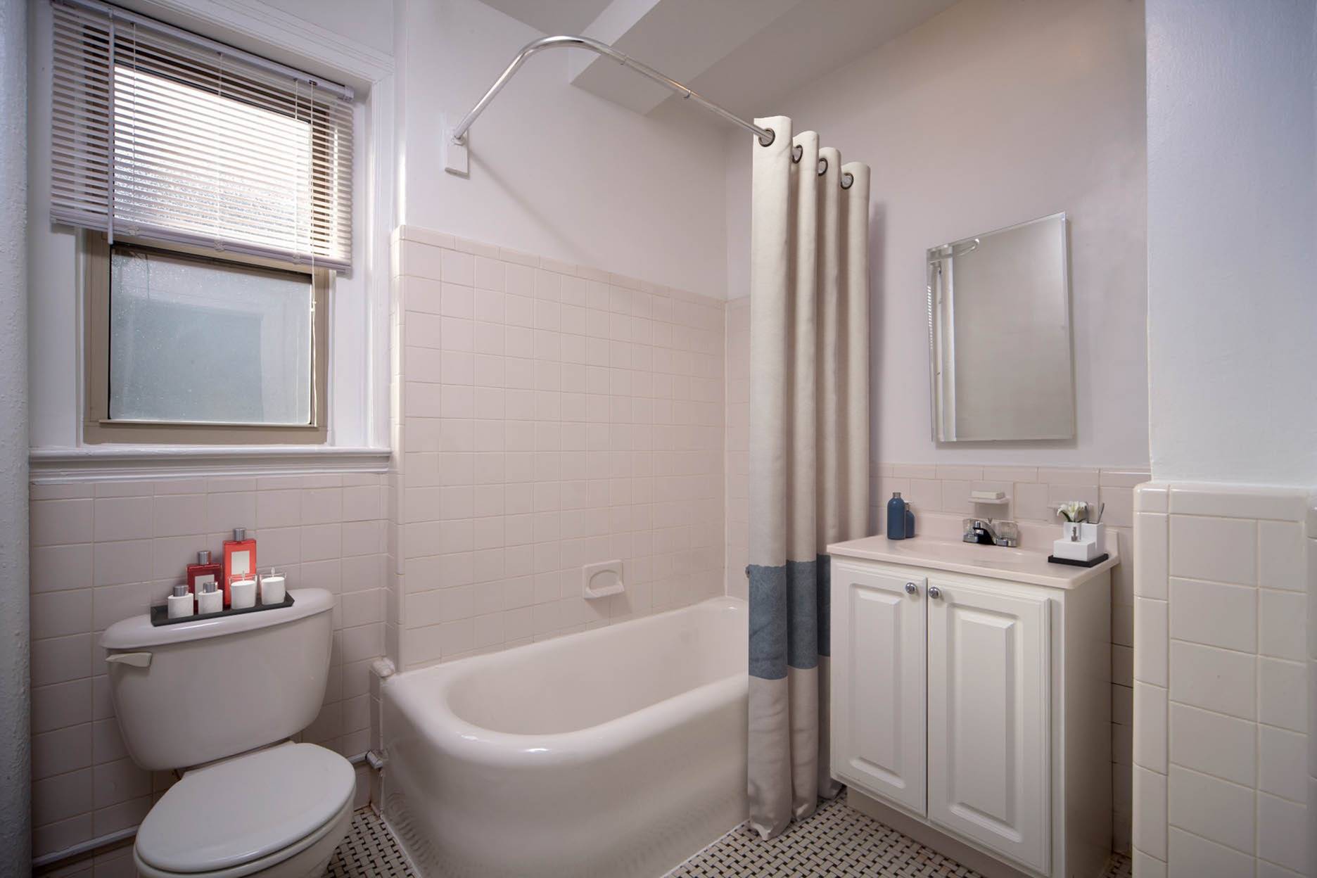 View Photos La Reine Apartments