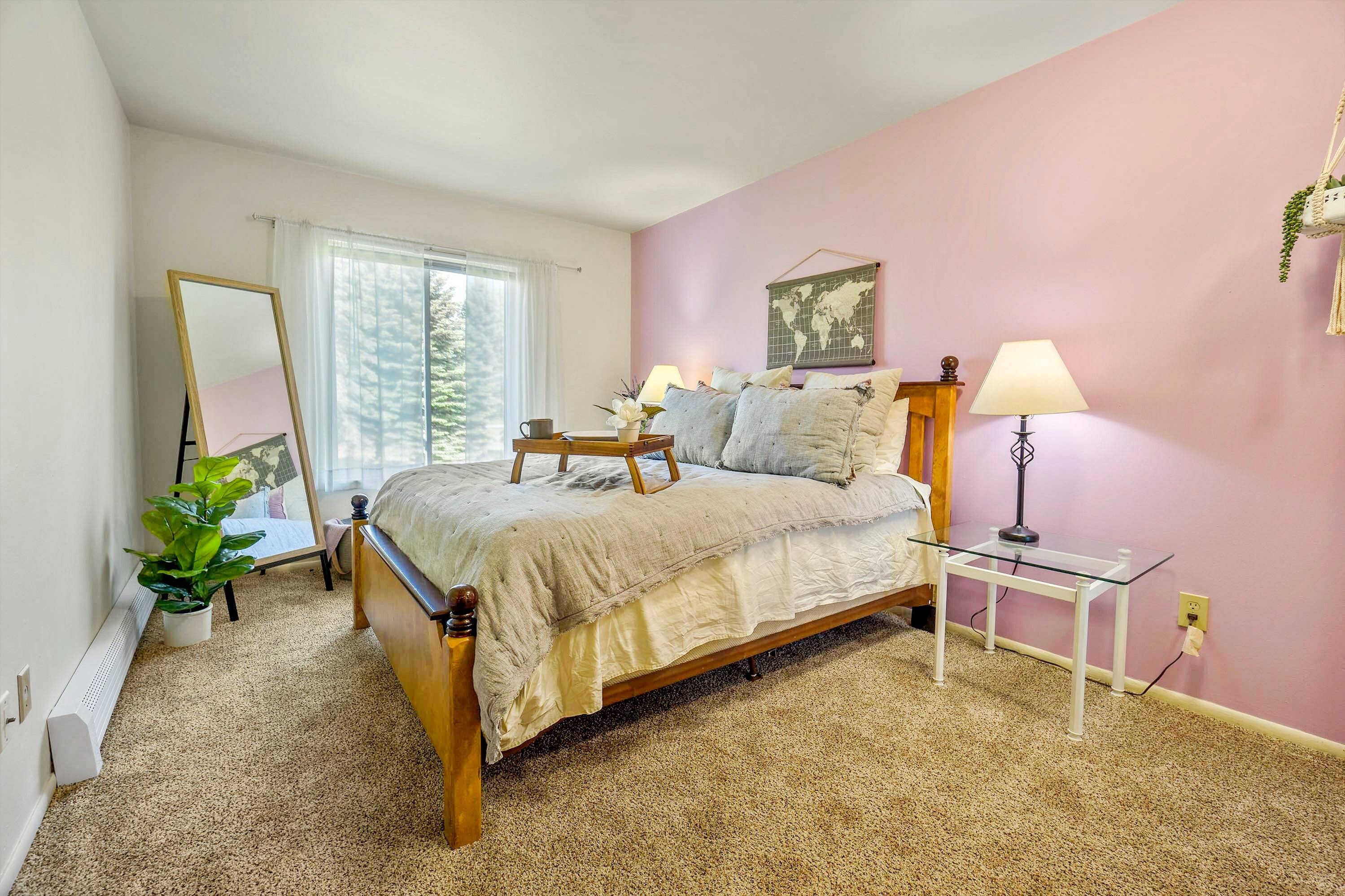 Photo Gallery & Tour Creekwood Apartments