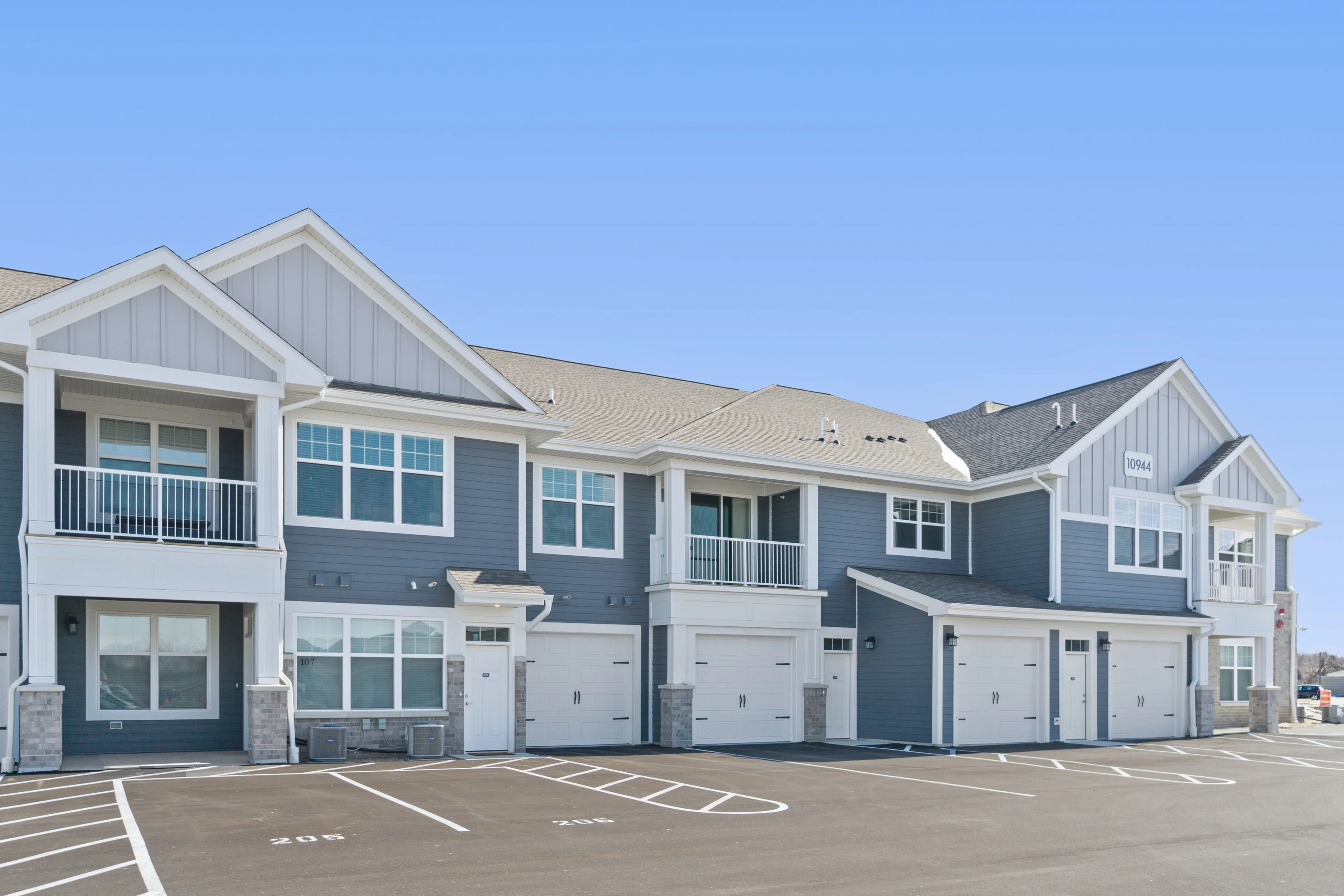 Photo Gallery & Tour Seasons at Plainfield