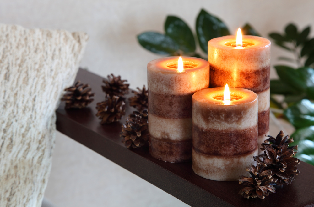 Holiday Scented Candles for Your Apartment-image