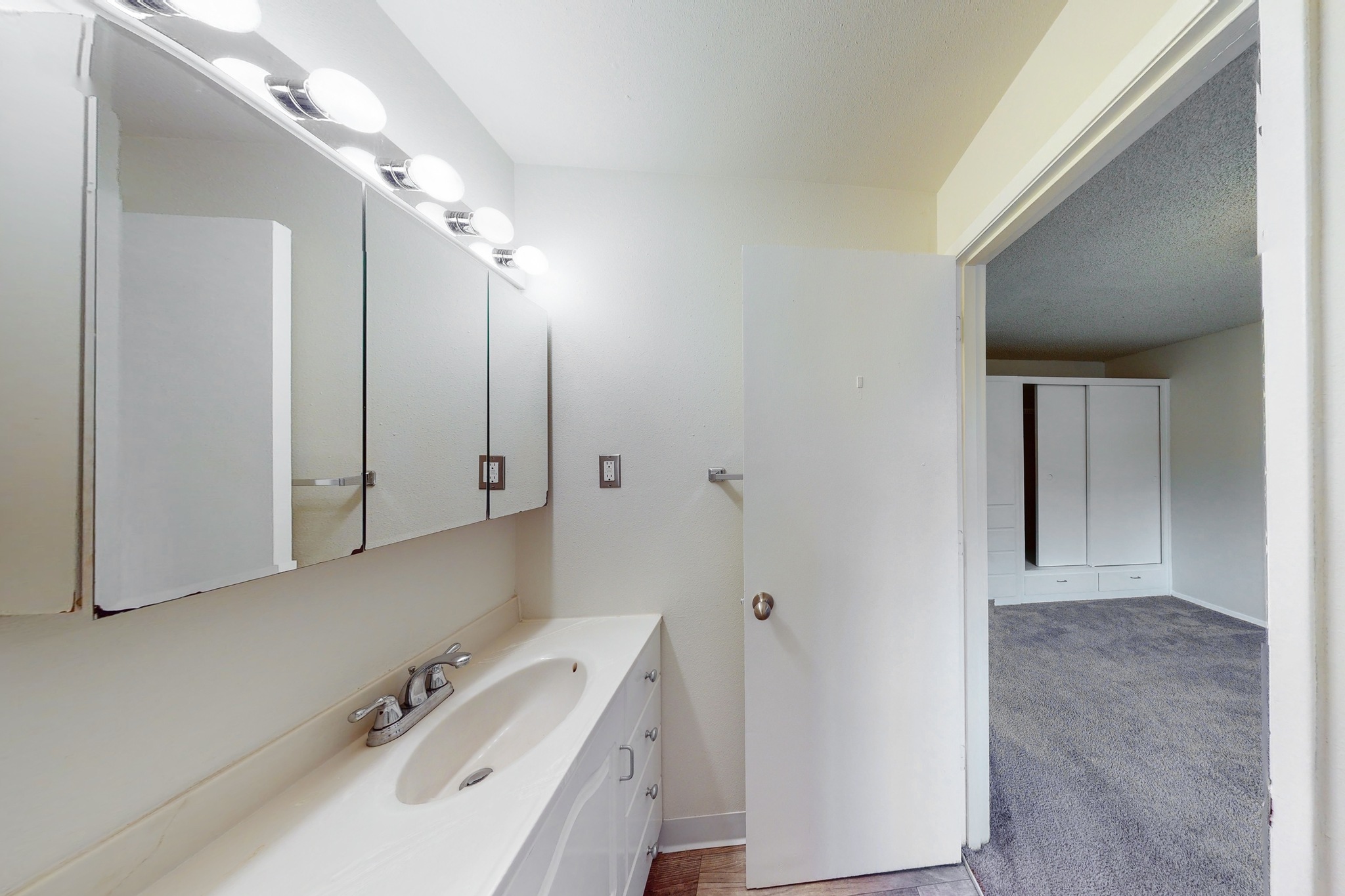View Photos Take A Virtual Tour Highland Court Apartments